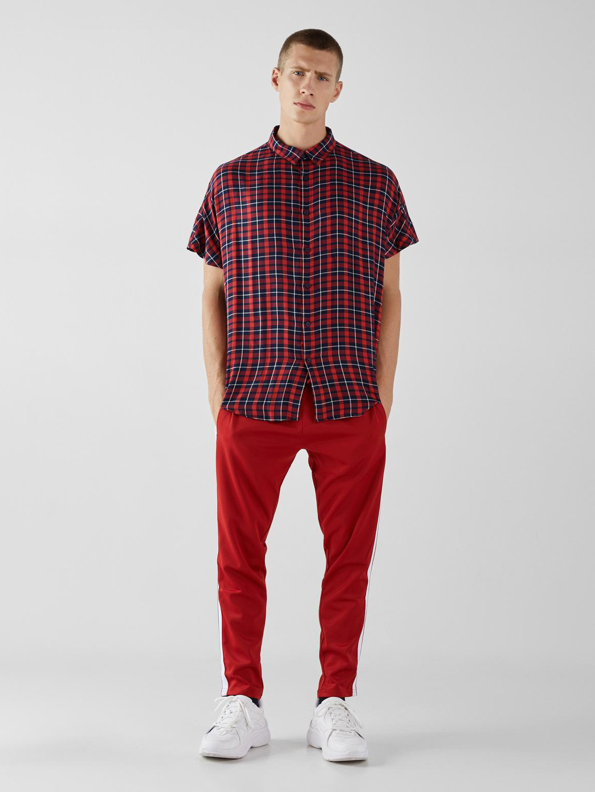 

Рубашка Bershka 6065962600-AAEF S Темно-синяя с красным и белым