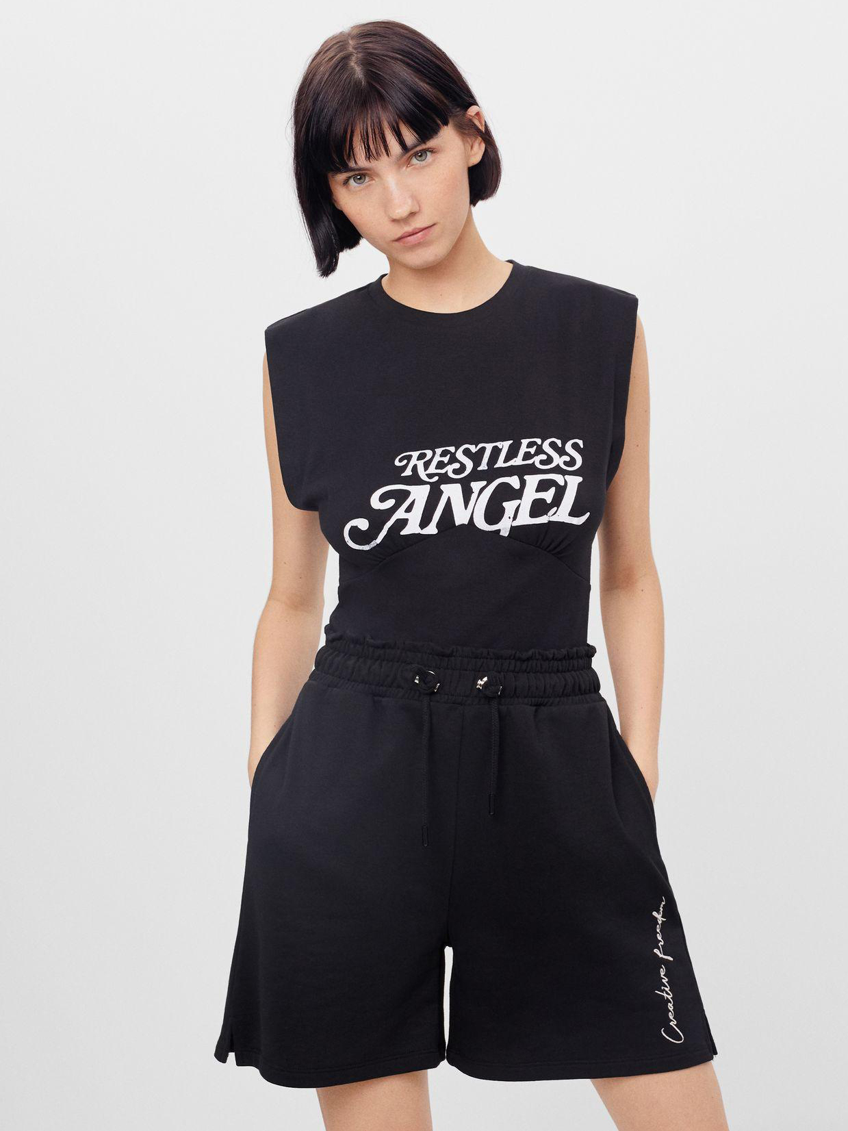 

Майка Bershka 1992831800-AAAD M Черная