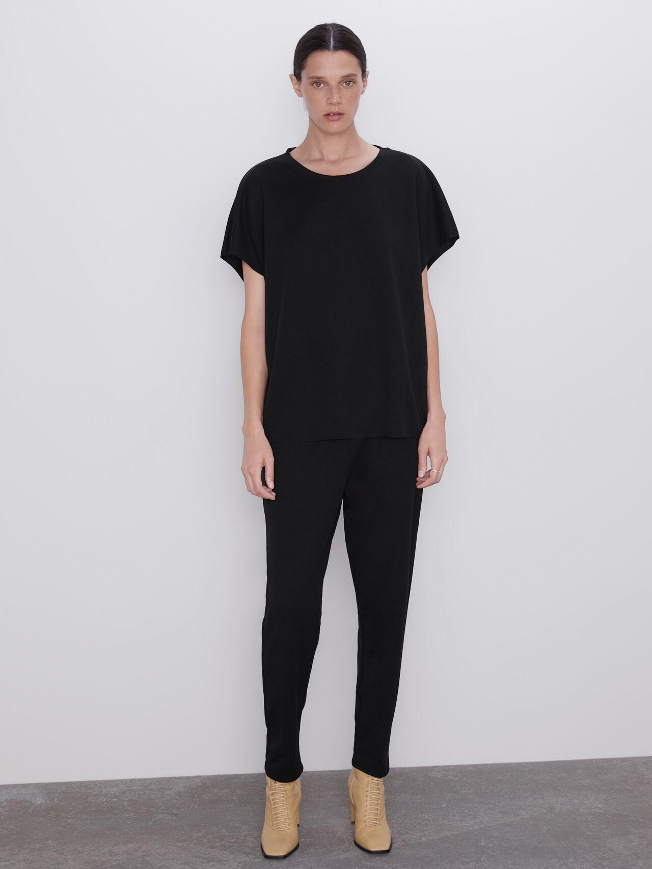 

Футболка Zara 0264628800-AAAD L Черная