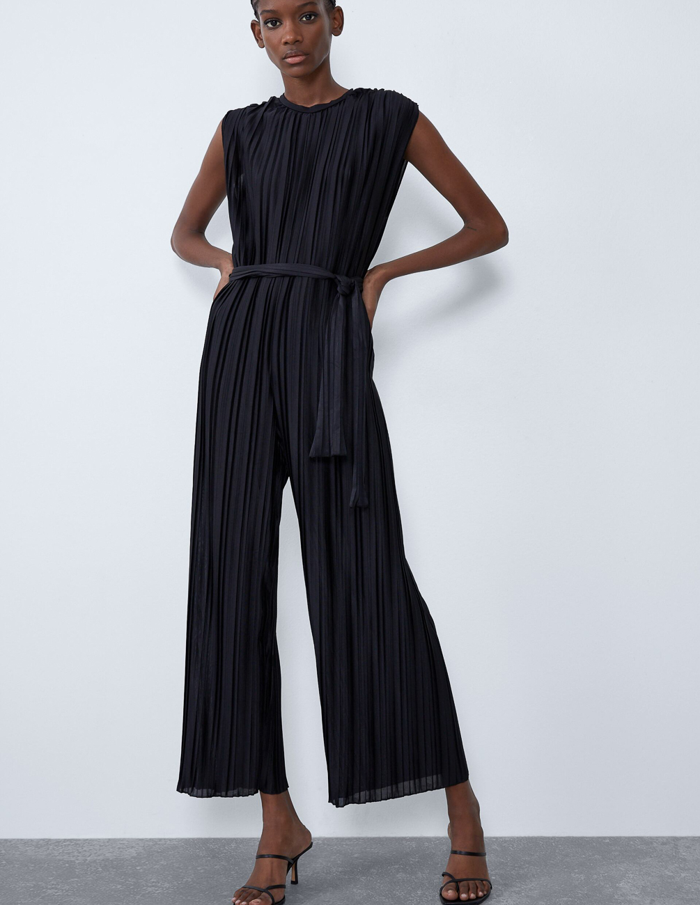 

Комбинезон Zara Ж1060378 (5584/905/800) цвет черный S