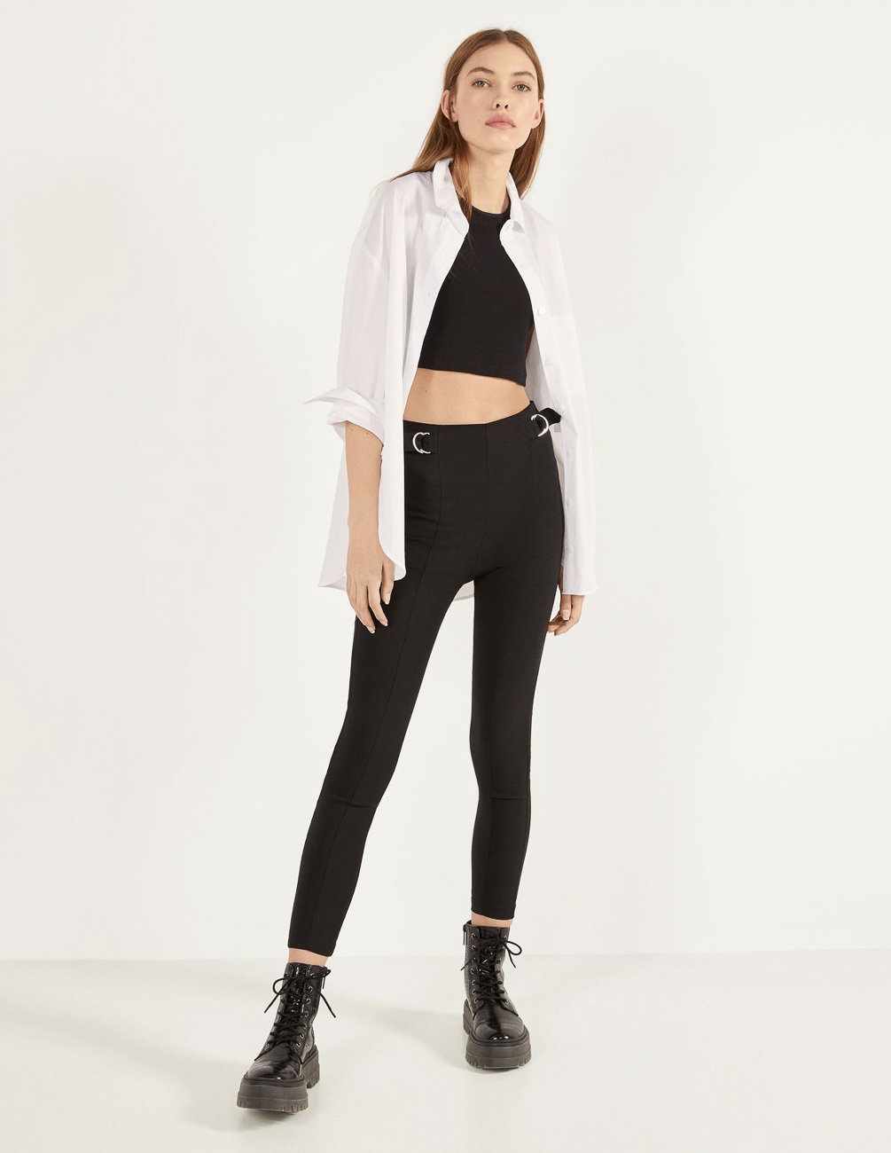 

Брюки Bershka Ж1064508 (0079/168/800) цвет черный M