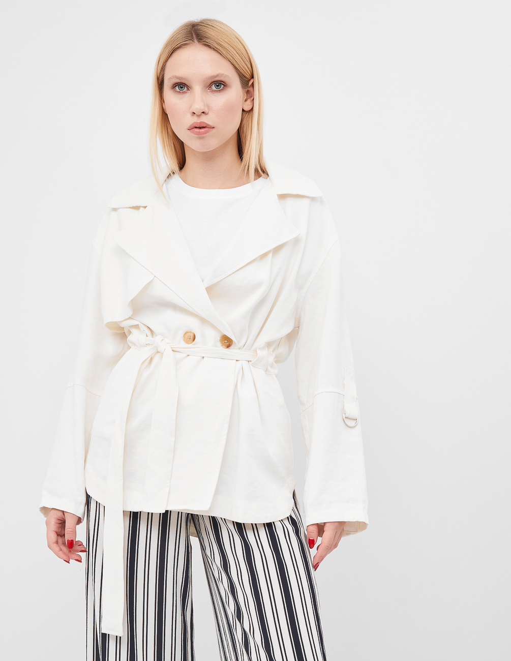 

Пиджак Bershka Ж1064463 (6114/200/251) цвет белый M/L