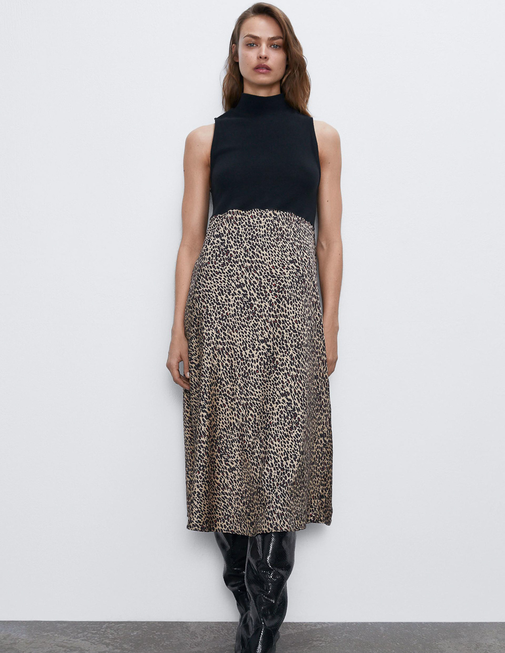 

Платье Zara Ж1064261 (4770/006/051) цвет черный-бежевый L