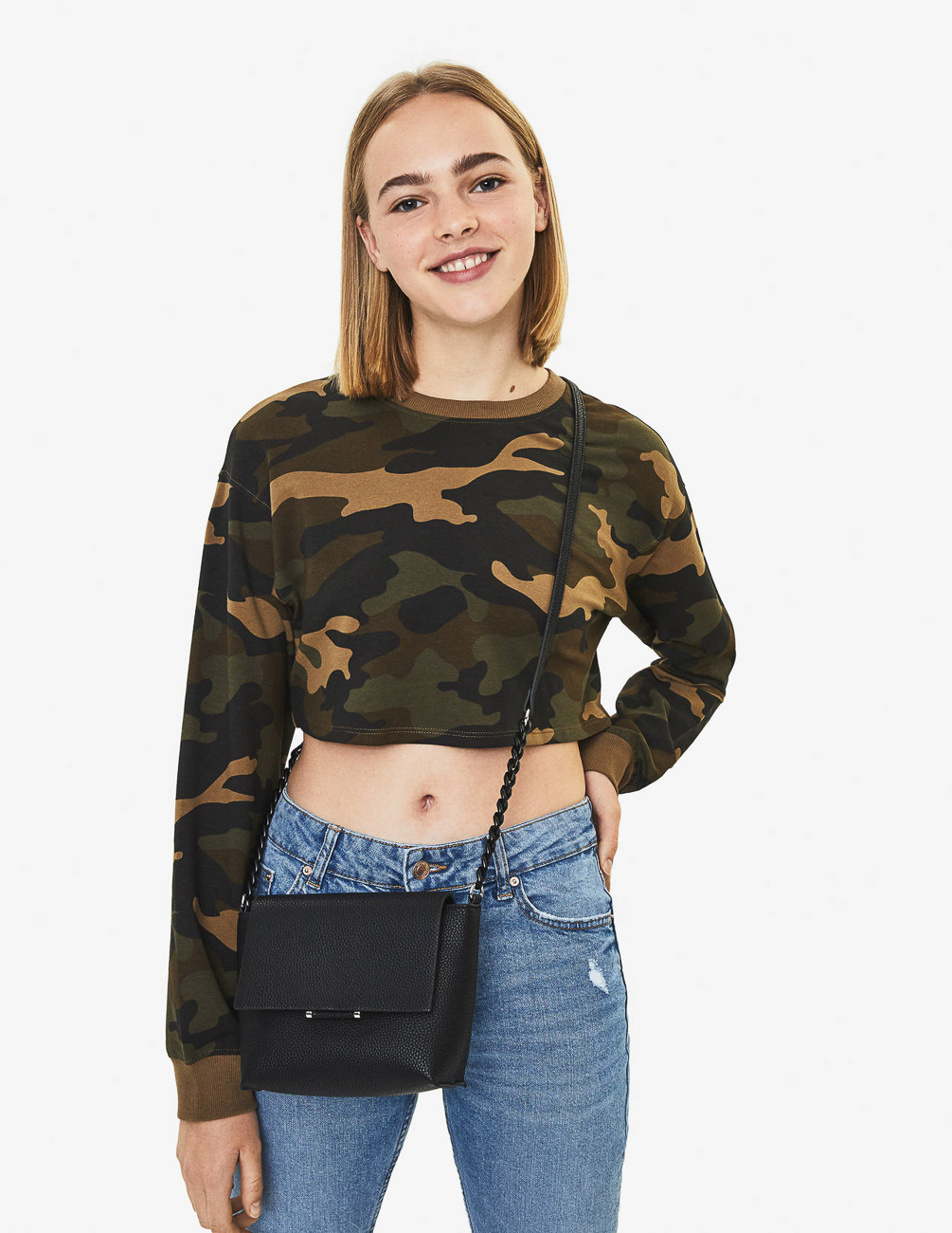

Свитшот Bershka Ж1064516 (6913/443/551) цвет зеленый S
