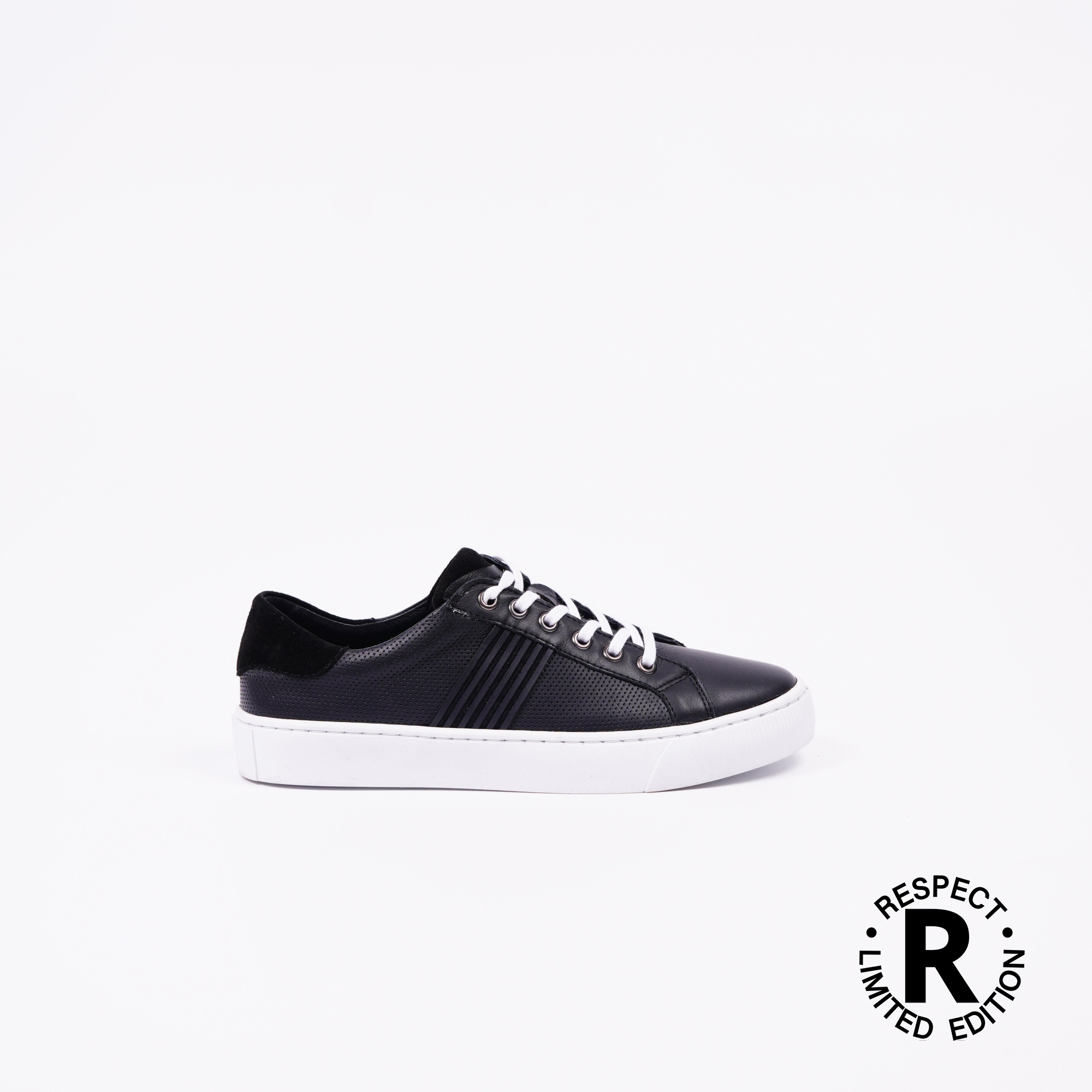 

Кеди Respect (t) LE 39 Чорний 194003 BLACK W