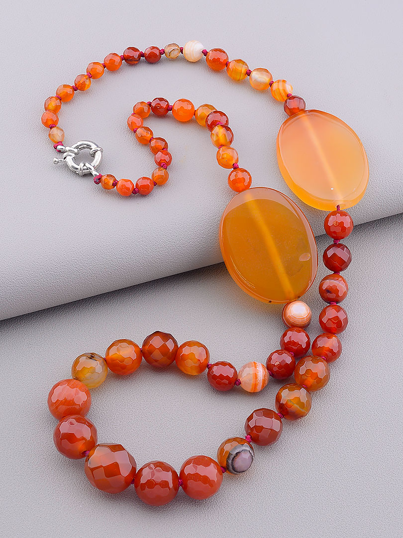 

Бусы из сердолика 65 см. 023585