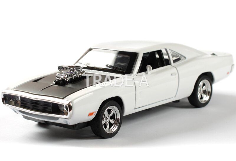 

Машинка Автопром 32011W Dodge Charger RT 1970 1:32 белый