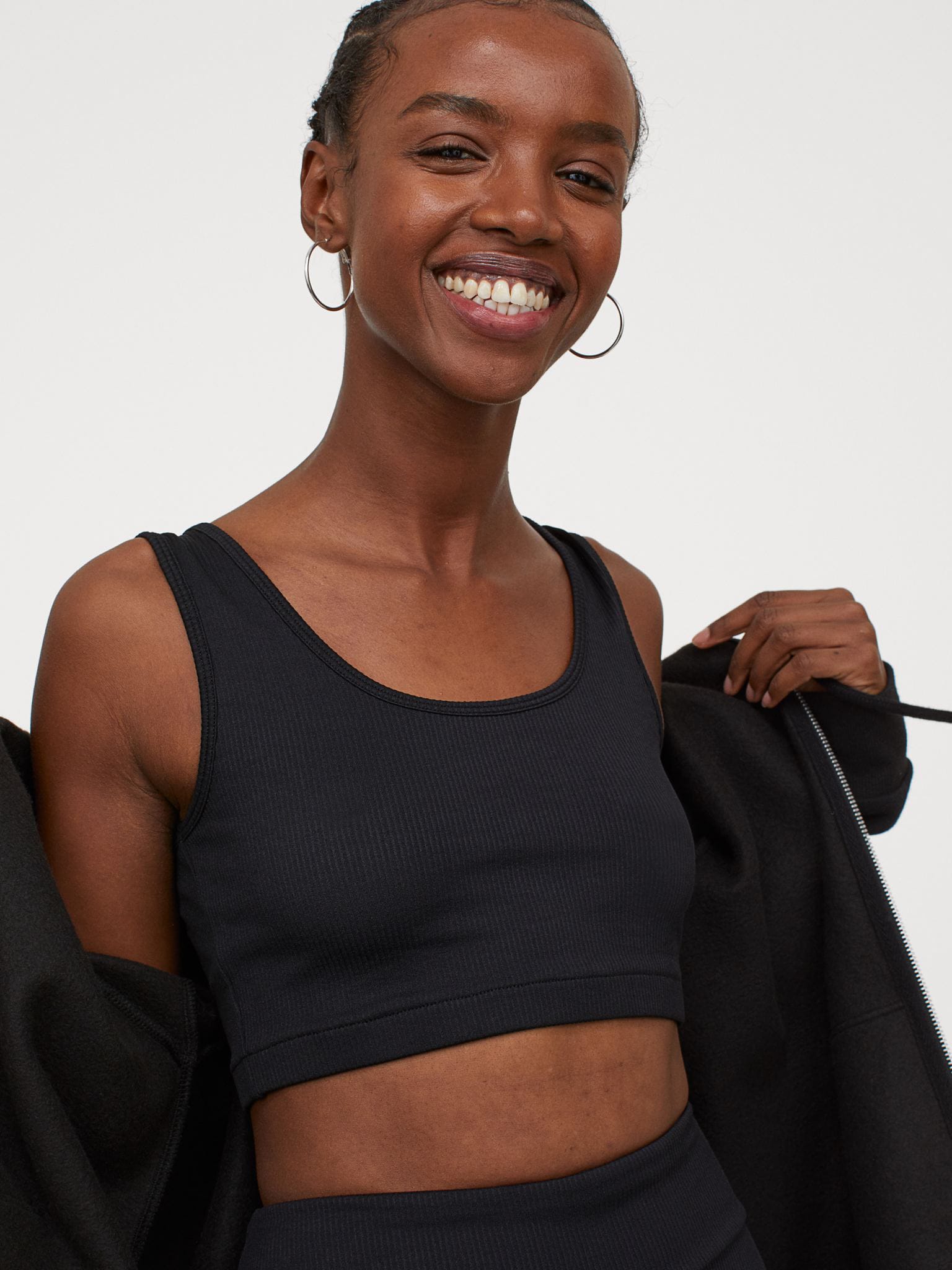 

Спортивный топ H&M 3103-9630082 S Черный