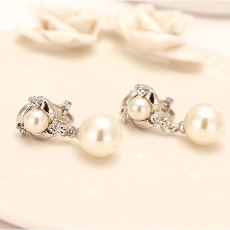 

Серьги женские Fanny серебристые с жемчугом и стразами