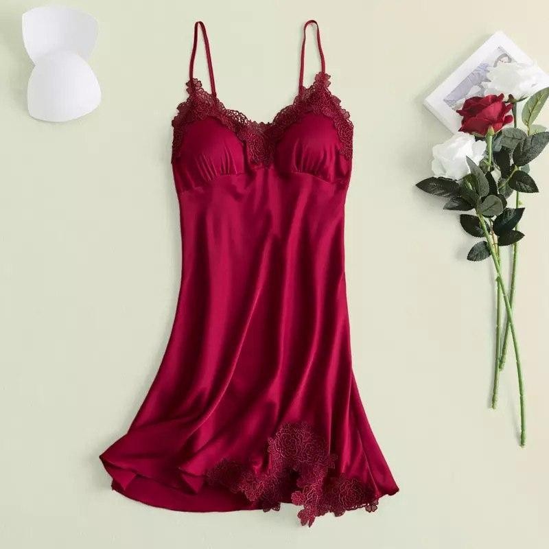 

Женский пеньюар с кружевом Rose L Красный