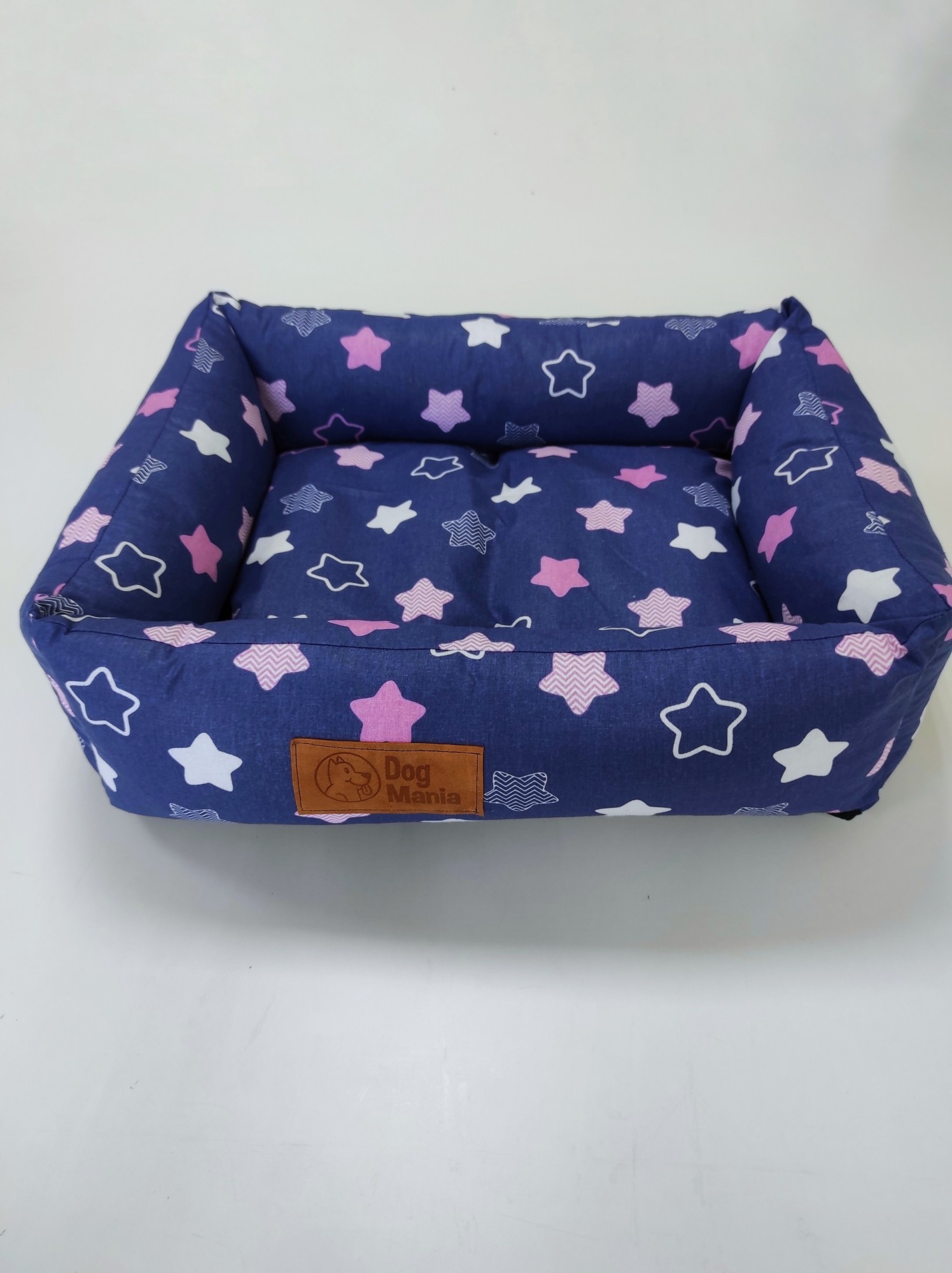 

Лежанка для собак DogMania Зірочки 50x40 см