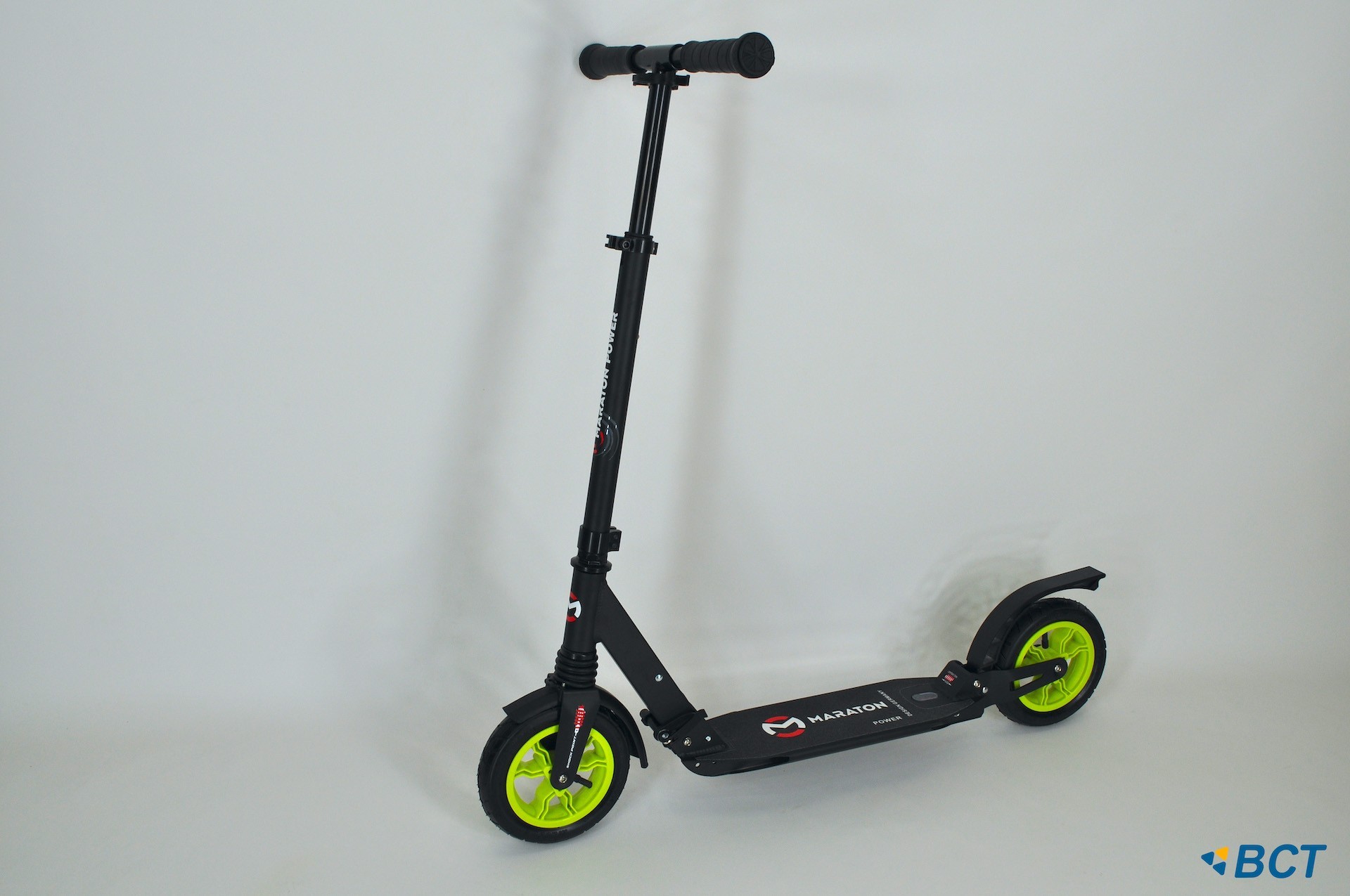 Самокат Maraton Power із надувними колесами чорно-салатовий (302713393) –  фото, відгуки, характеристики в інтернет-магазині ROZETKA від продавця: BCT