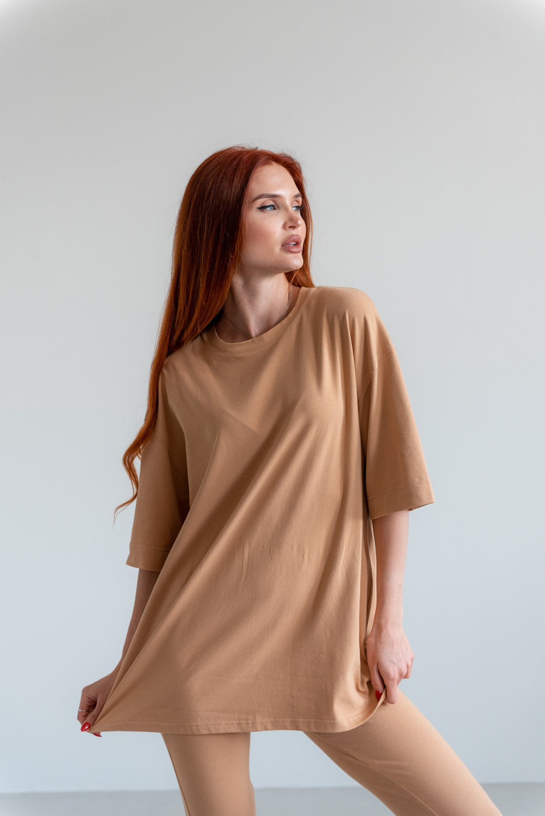 

Футболка лето Wear me женская оверсайз однотонная с поясом  Коричневый 1w/88/53, Футболка лето Wear me женская оверсайз однотонная с поясом S Коричневый 1w/88/53