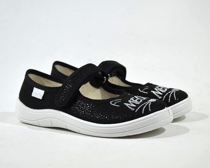 

Тапочки для девочки Waldi 282-852 черные р.34-21,7 см