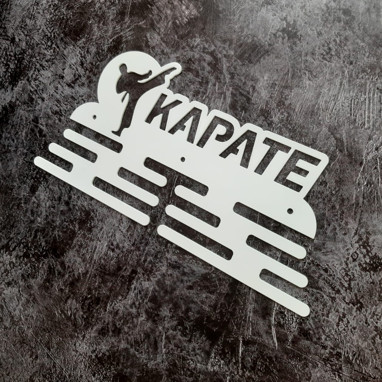 

Медальниця "КТМ" КАРАТЕ Стальная (белий)