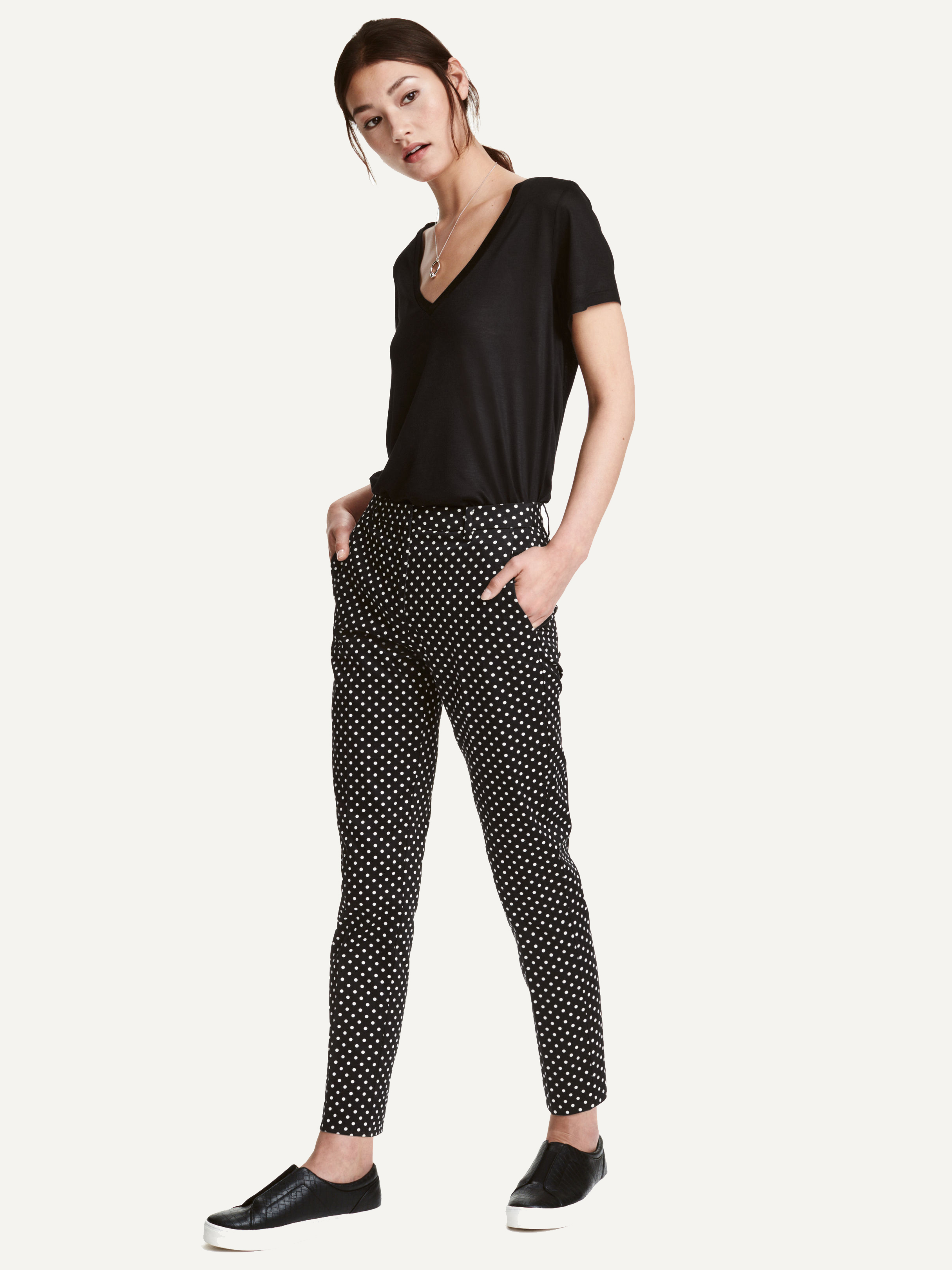 

Брюки H&M 3984344-AANX 32 Черные с белым