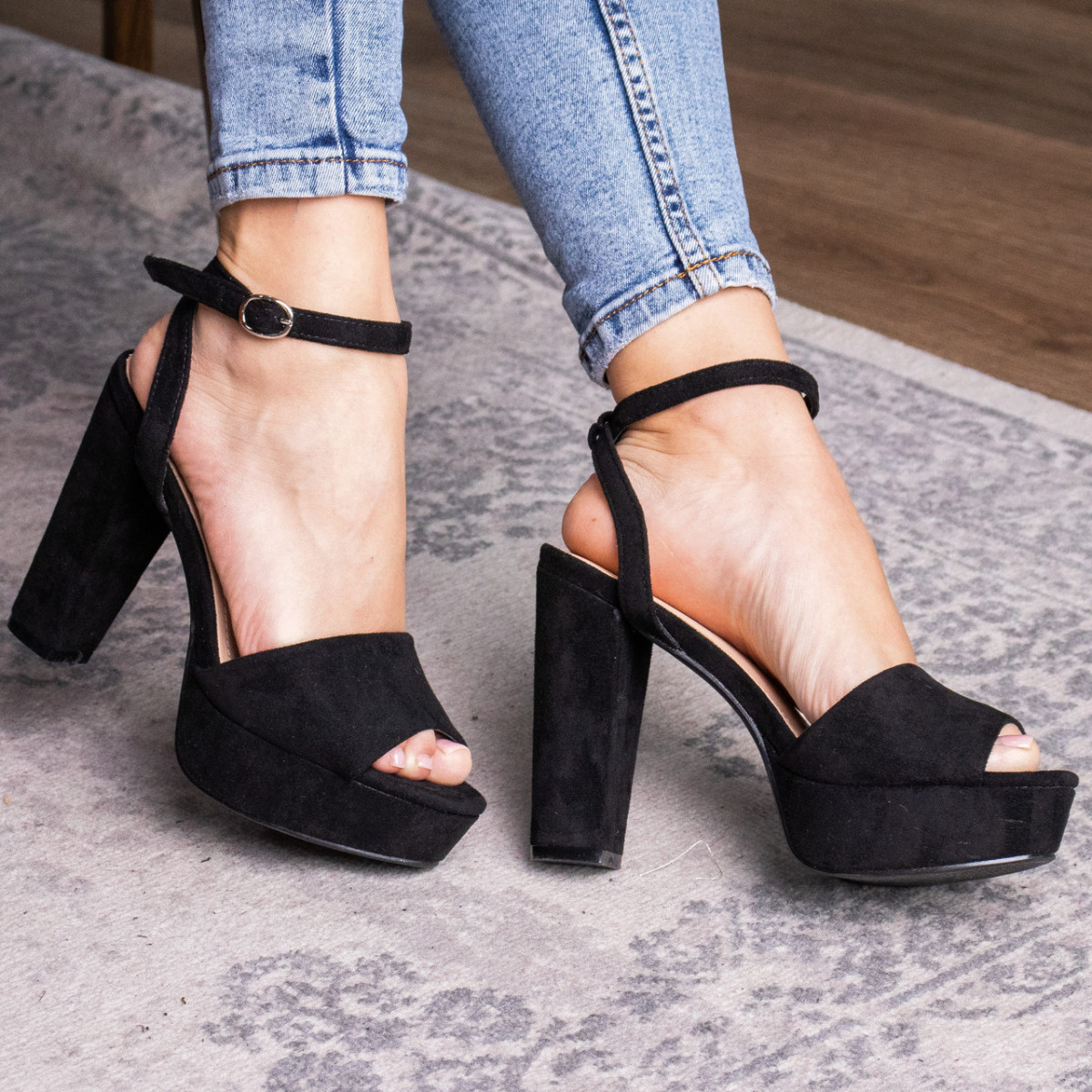 

Женские босоножки Fashion Sadie 3042 38 размер 24 см Черный
