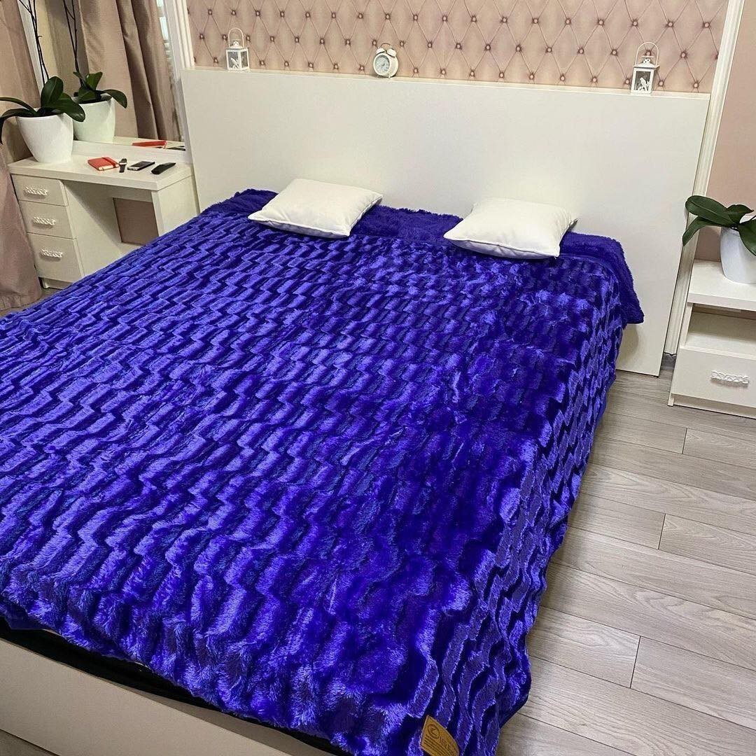 

Мягкий двухсторонний плед покрывало Норка 220х240 см в подарочной упаковке (Темно синий)