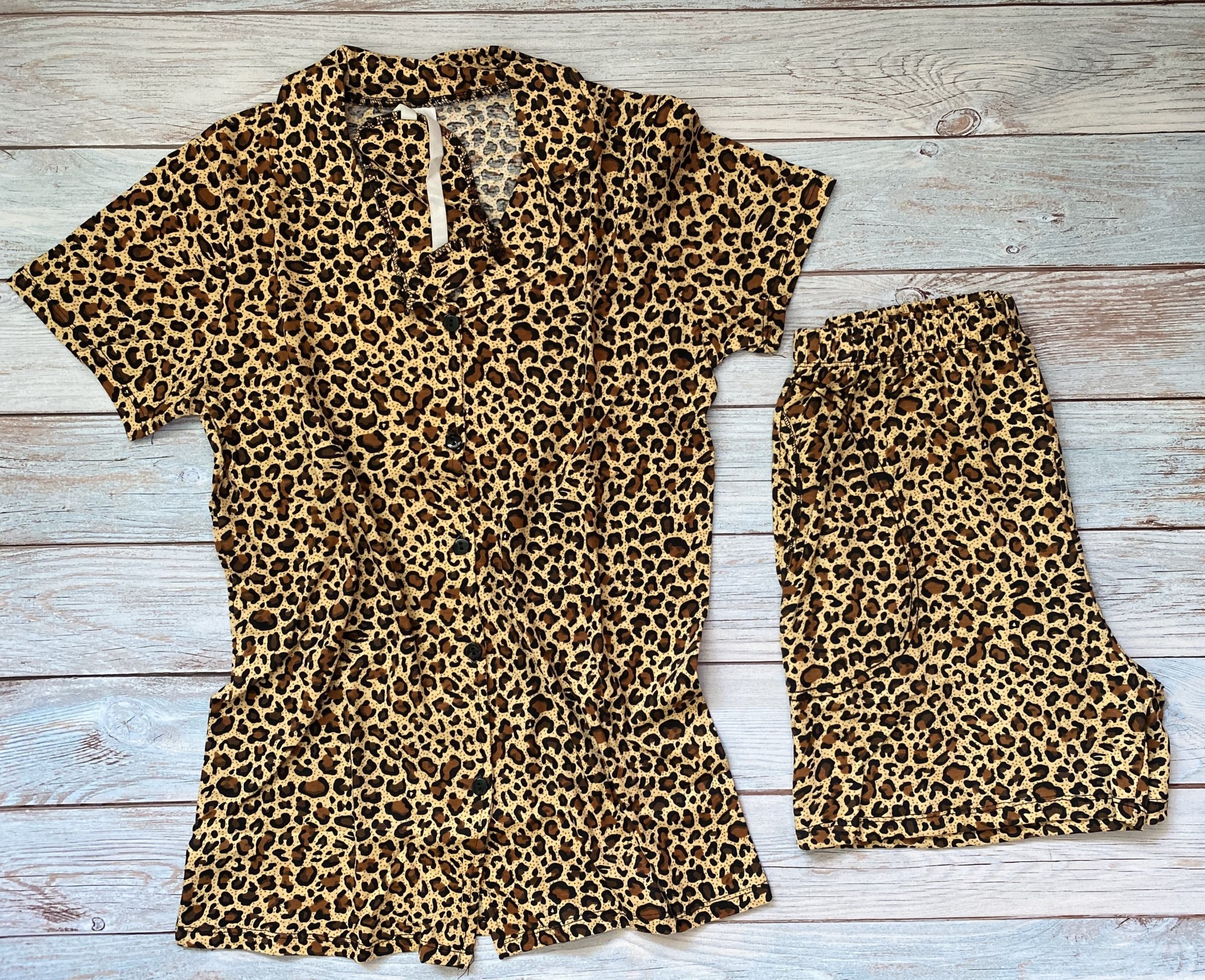 

Пижама женская (рубашка + шорты) в ткани хлопок Leopard  леопардовый принт, Пижама женская (рубашка + шорты) в ткани хлопок Leopard XL леопардовый принт