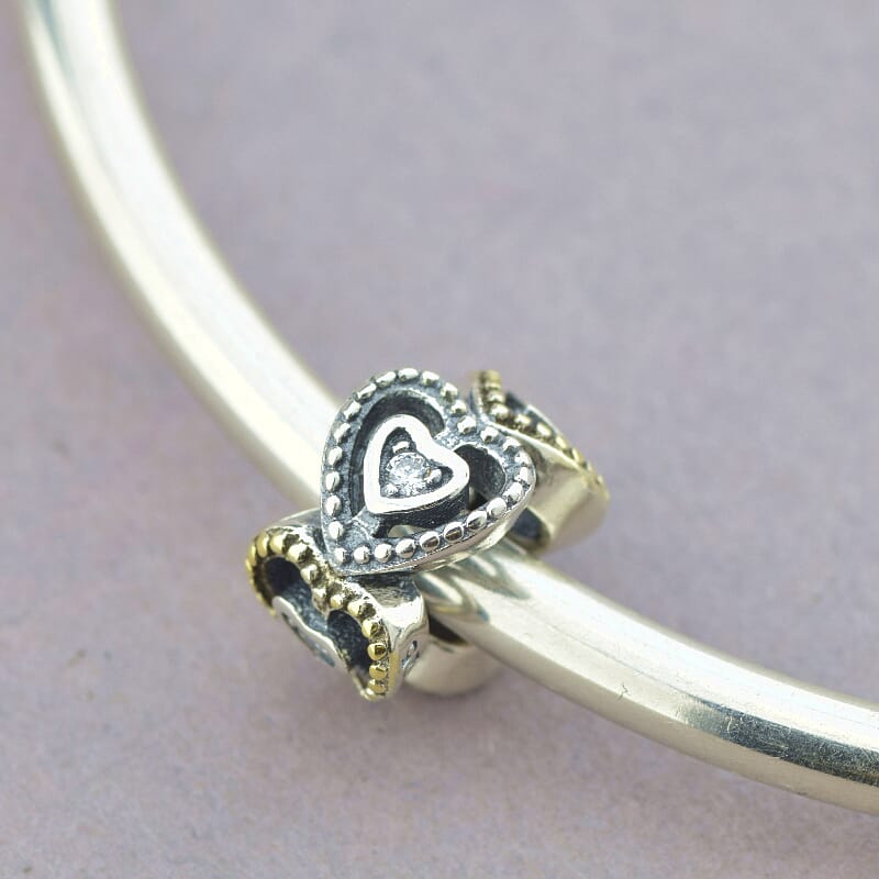 

Шарм Кольцо из сердец Pandora style 102814