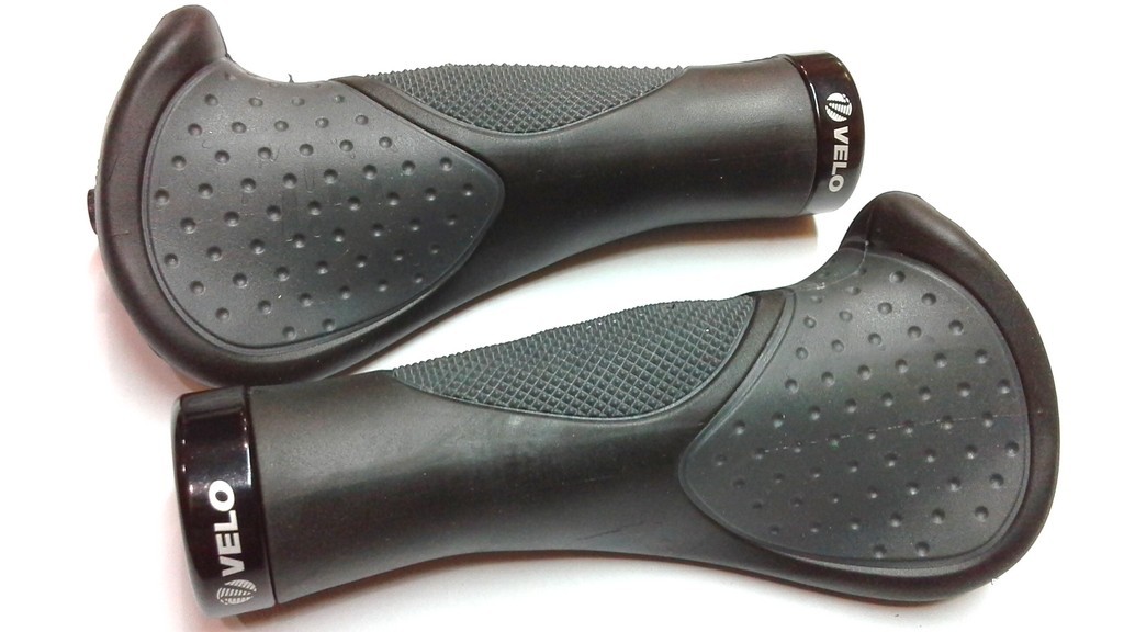 

Грипсы (ручки руля) Velo VLG 1189 AD3 135mm с замком