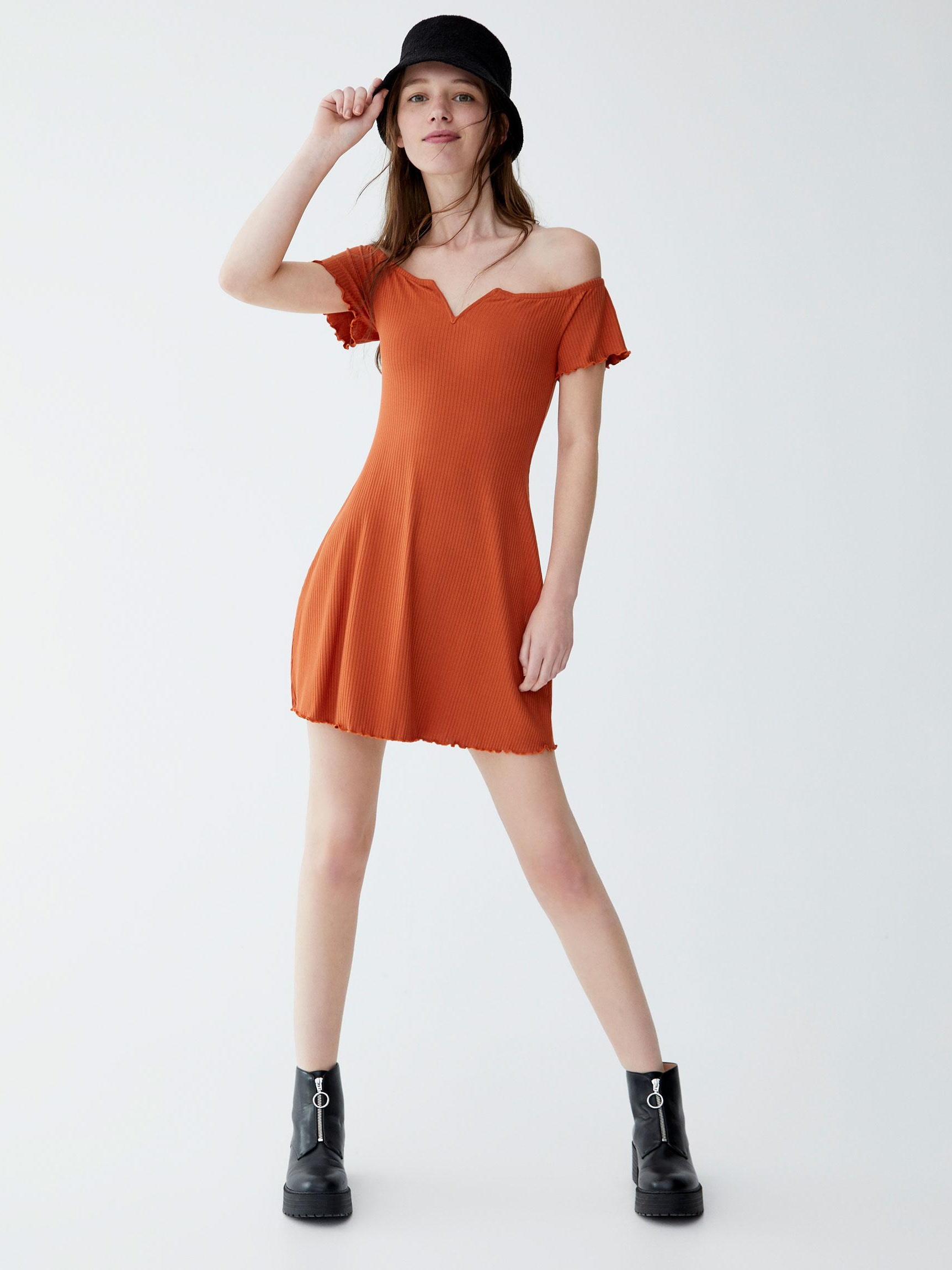 

Платье Pull & Bear 5390/200/642-ACXY XS Терракотовое