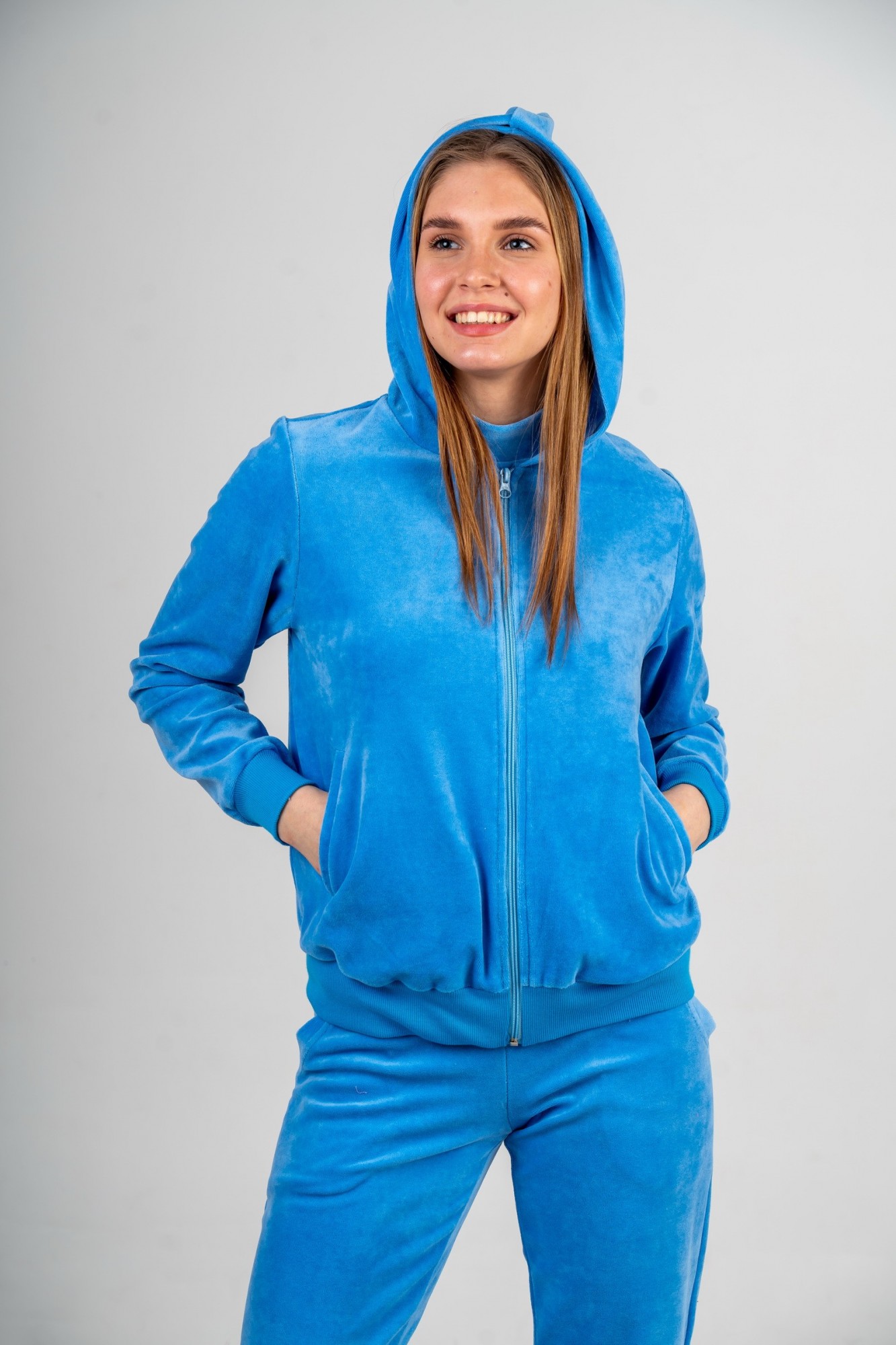 

Кофта худи велюровая Caroline М голубой
