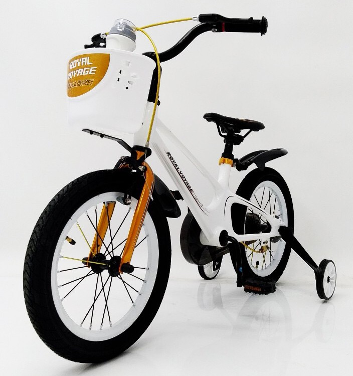 

Велосипед для хлопчика Shadow 16 магнієвий білий з кошиком і пляшечкою