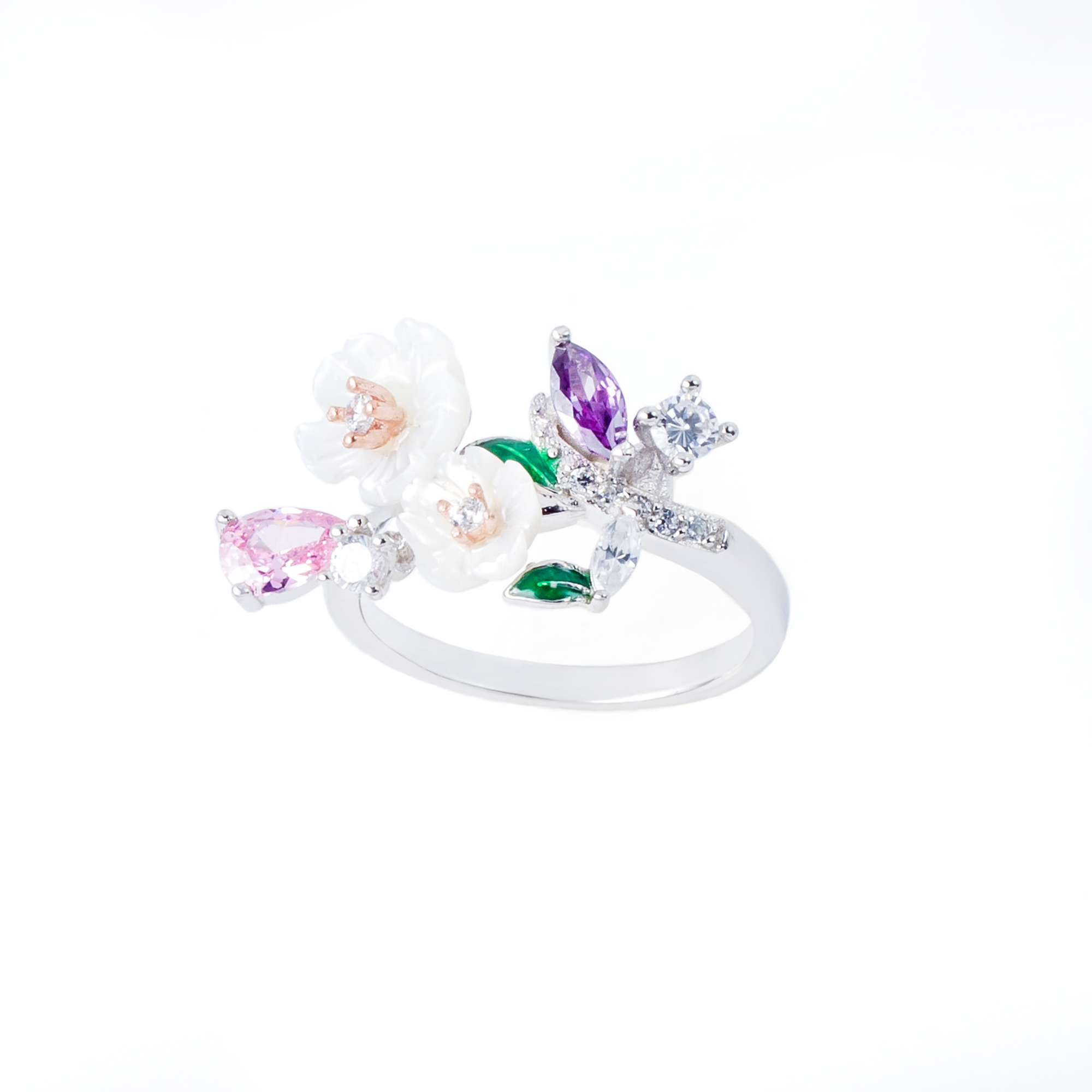 

Каблучка TOP Silver размер 18,0 3,50 г 9510246б