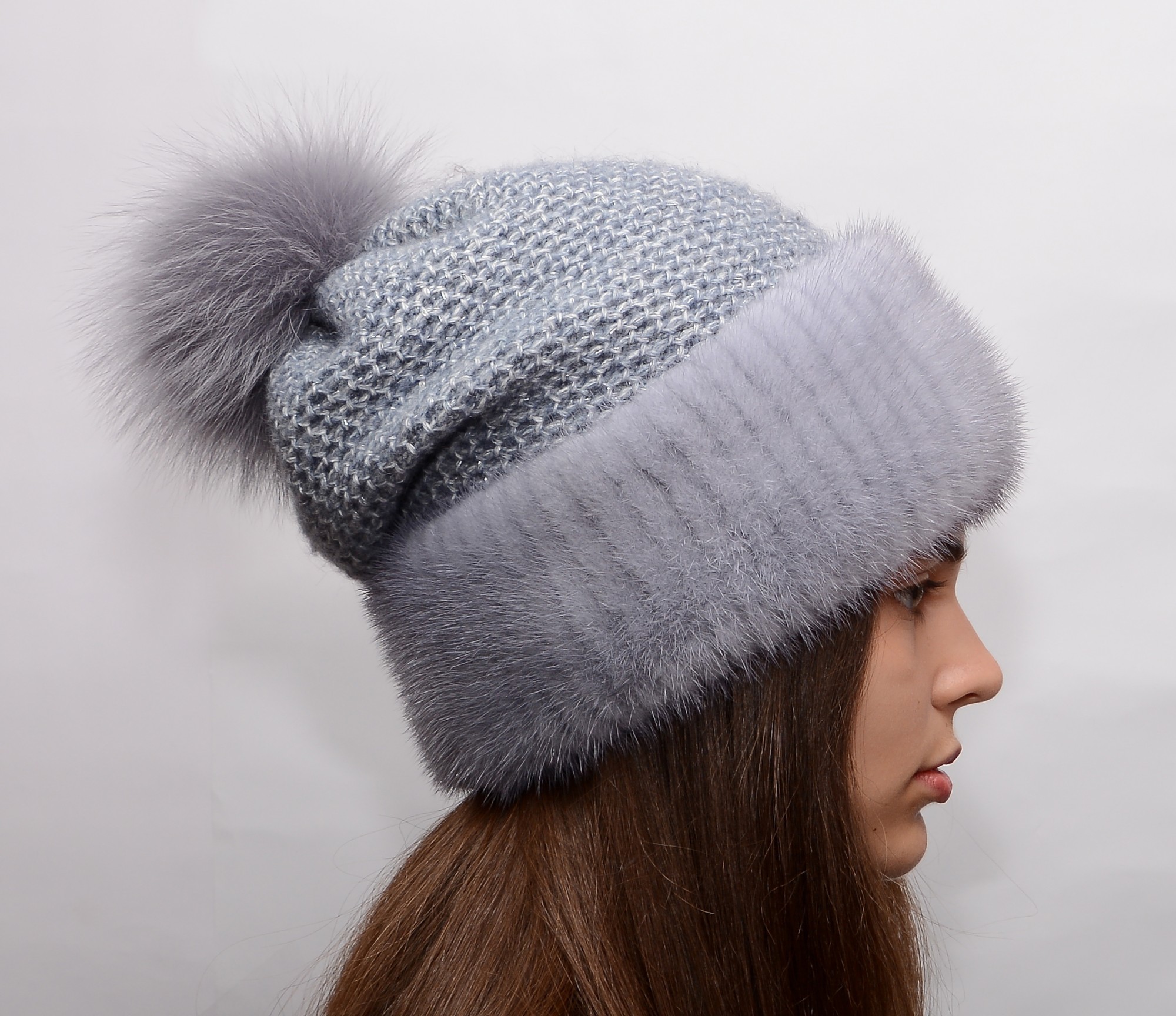 Женские шапки отделанные натуральным мехом от интернет магазина 