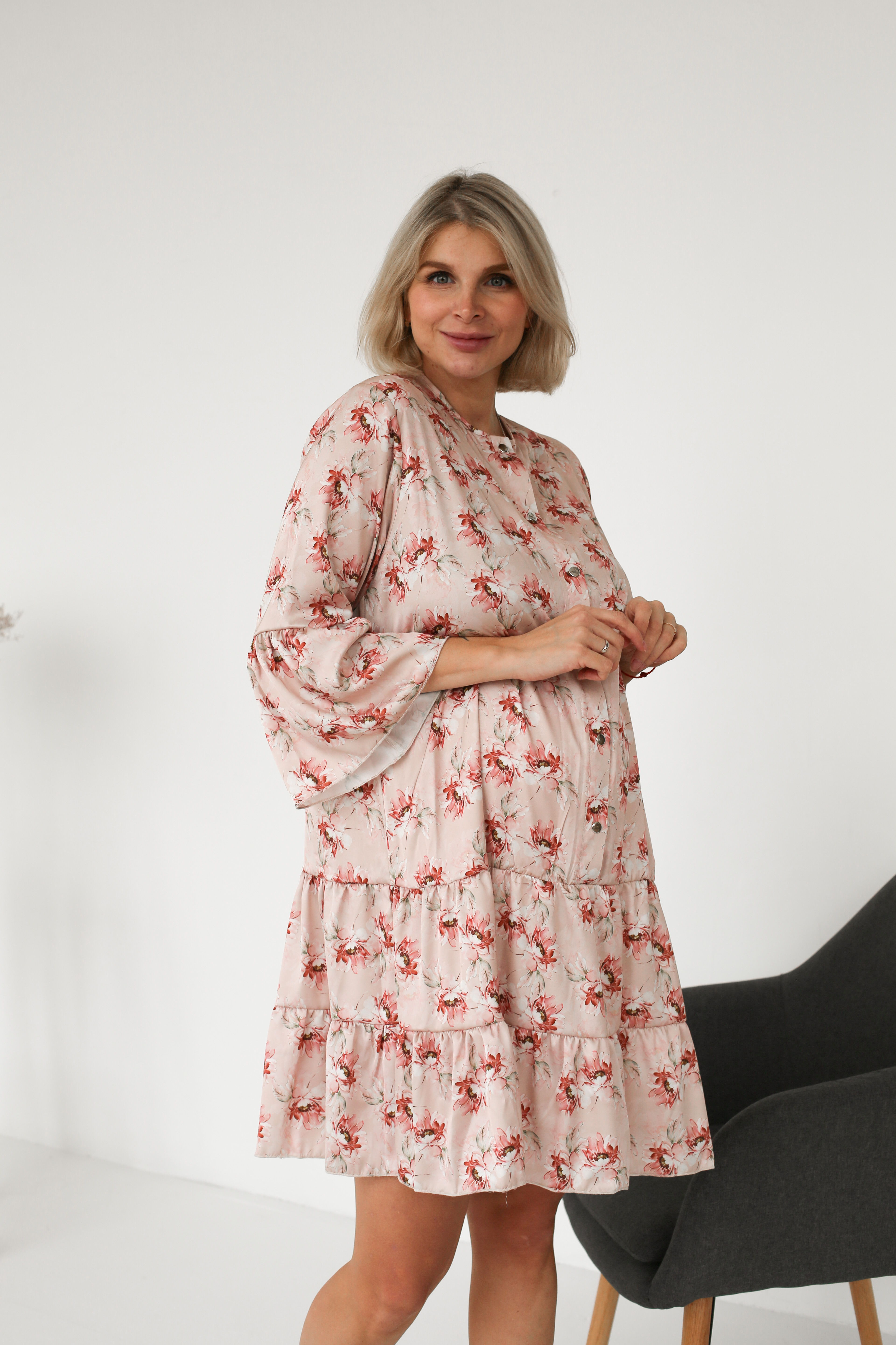 

Сукня Кітті KARELLE's XXL-XXXL Бежеві квіти (06.88.0307.03.XXL-XXXL)