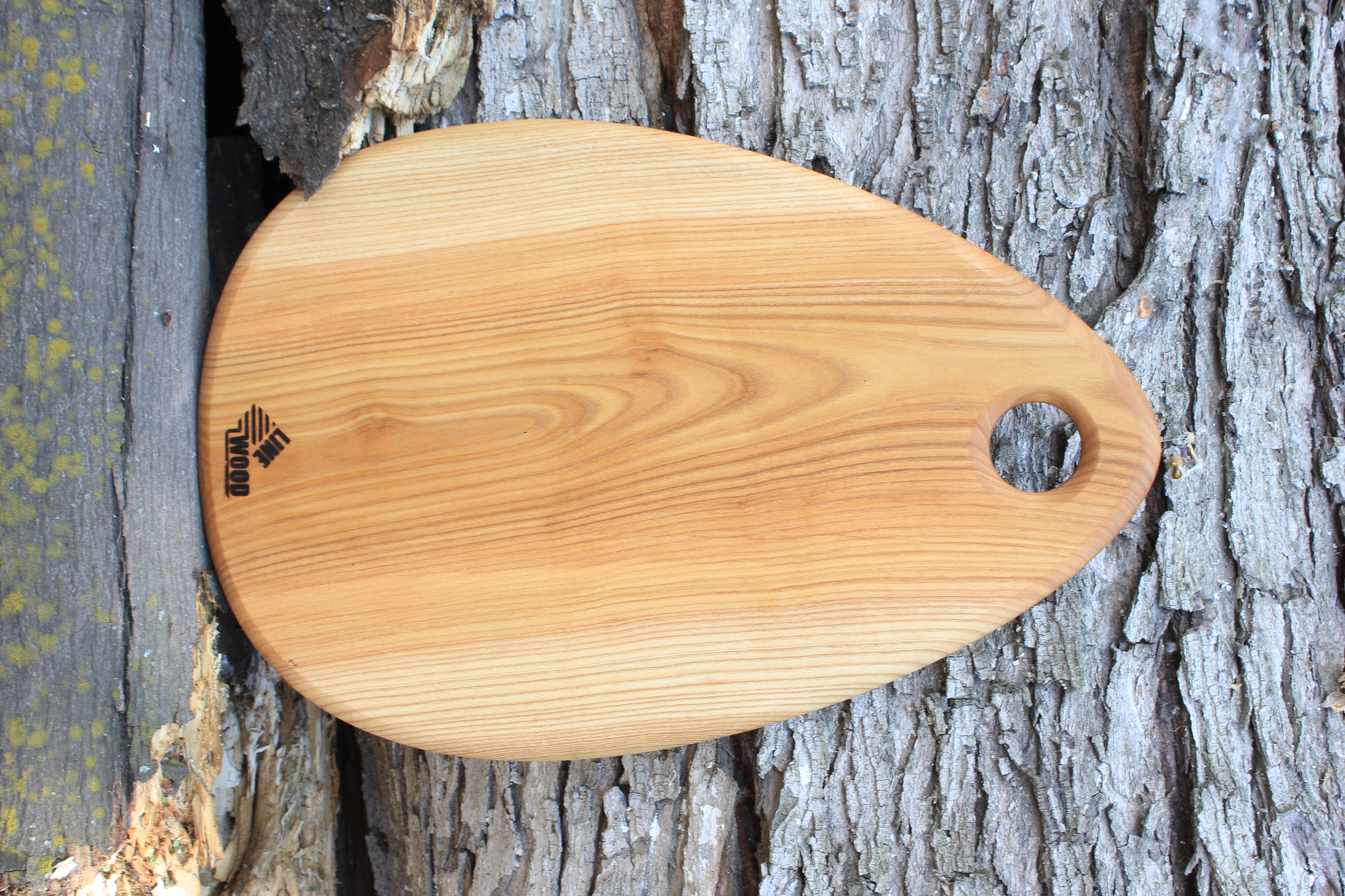 

Кухонная доска 45х30х2 см из ясеня LineWood 0139
