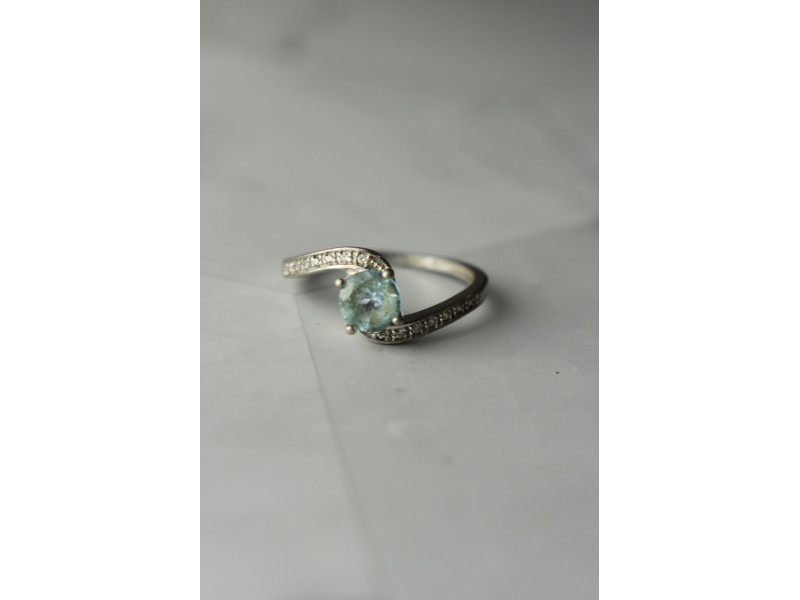 

Серебряное кольцо 925 пробы с голубой Шпинелью и фианитами Sky Jewelry 001383