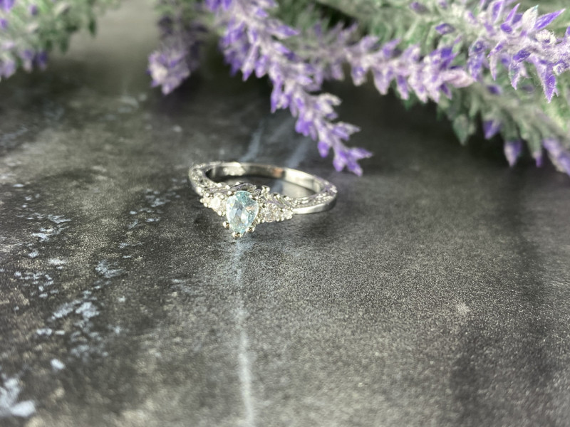 

Серебряное кольцо с Аквамарином и Фианитами Натуральный Sky Jewelry 001745