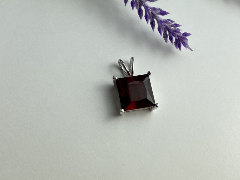 

Серебряный Кулон с камнем красная Шпинель Натуральный Sky Jewelry 002322