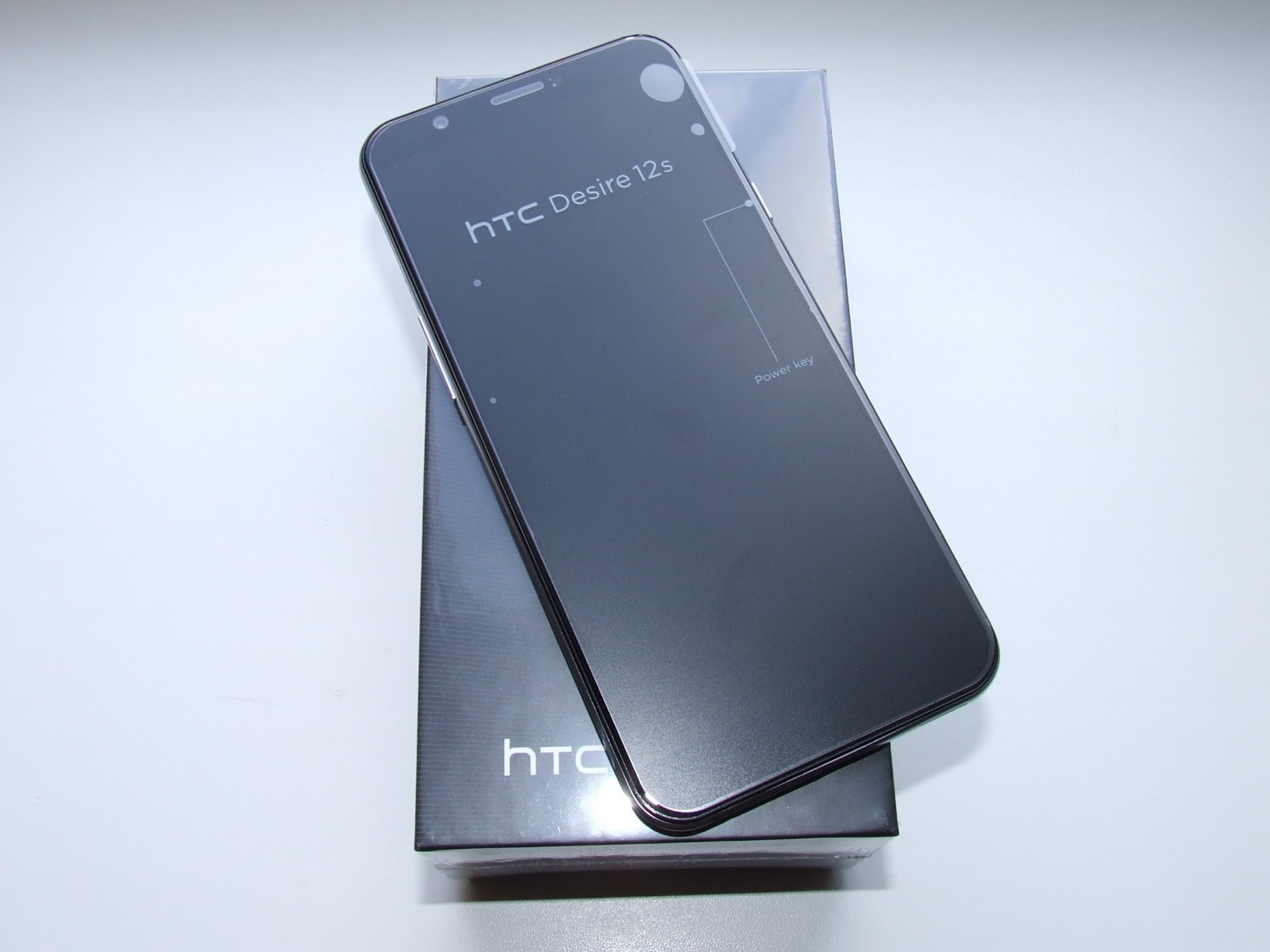 

Смартфон HTC Desire 12s 3/32Gb Silver