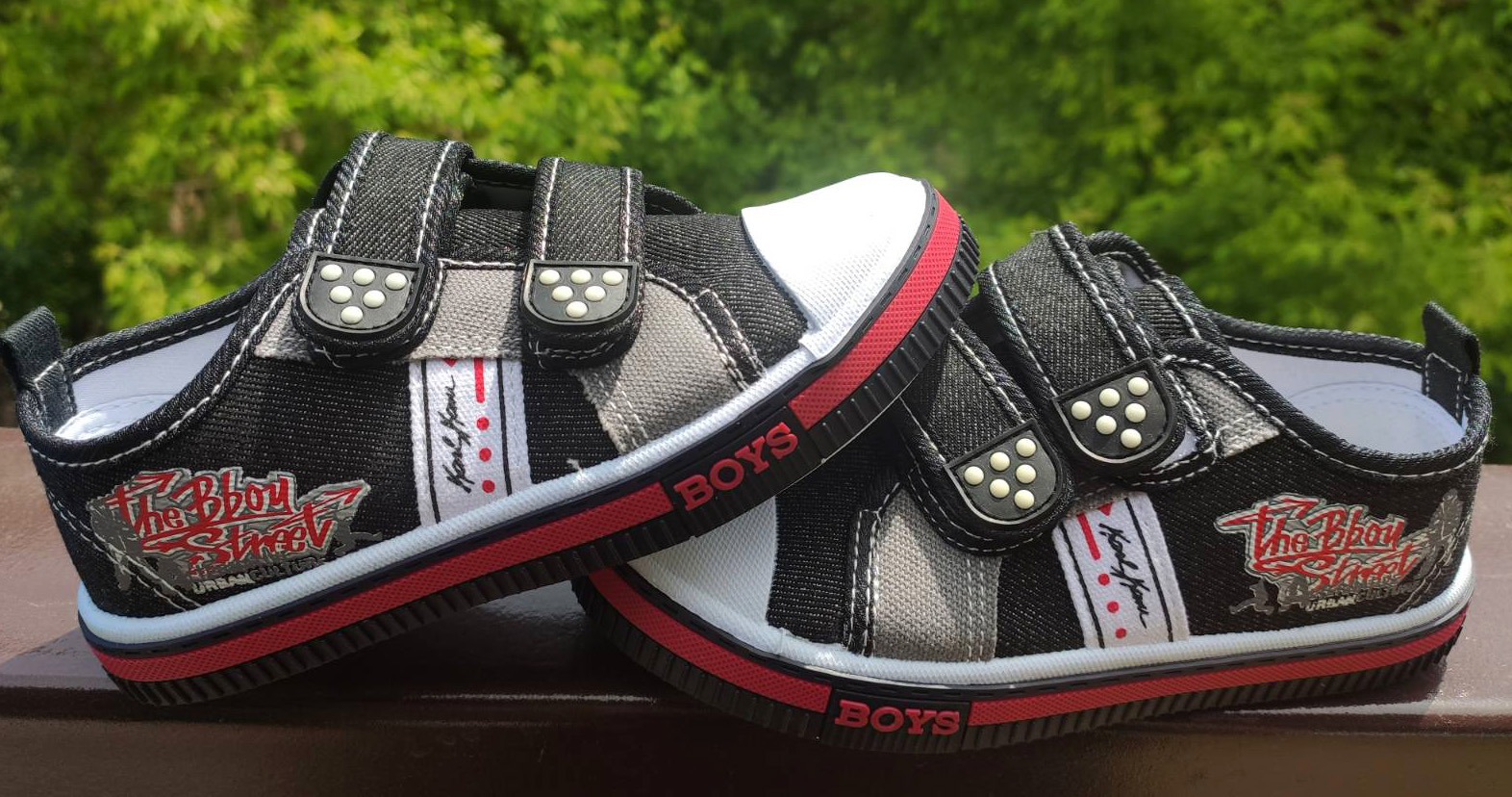 

Кеди для хлопчика з резиновим носиком Badoxx 3SP-197LS чорно-білого кольору. 25