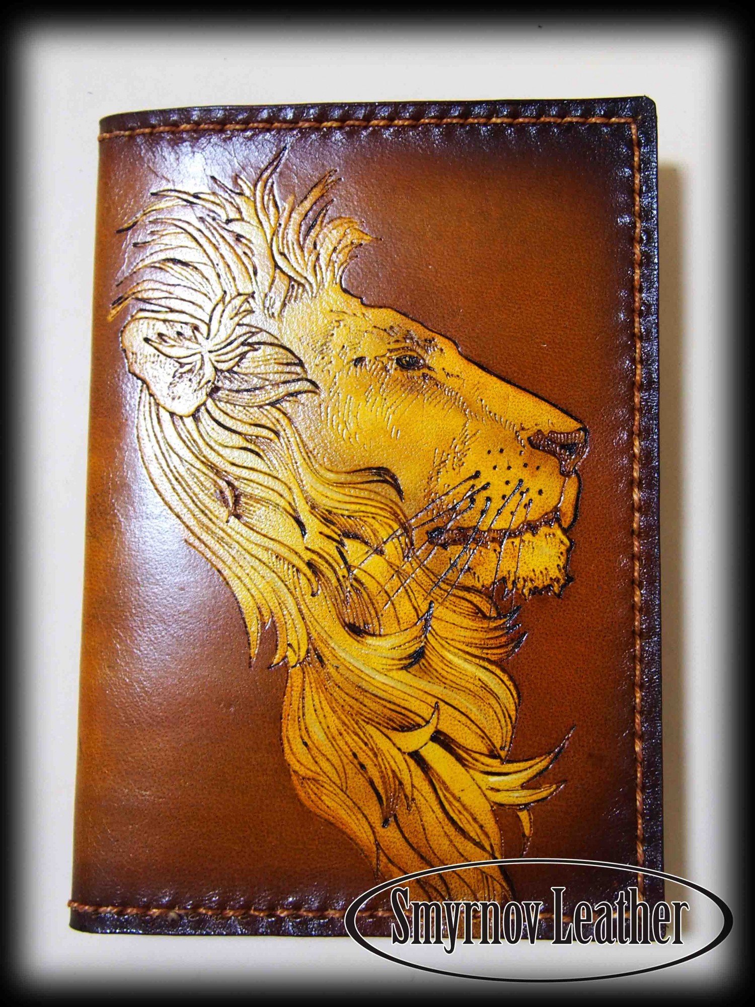 

Кожаная обложка для паспорта Smyrnov Leather лев рыжий (Сobl77)