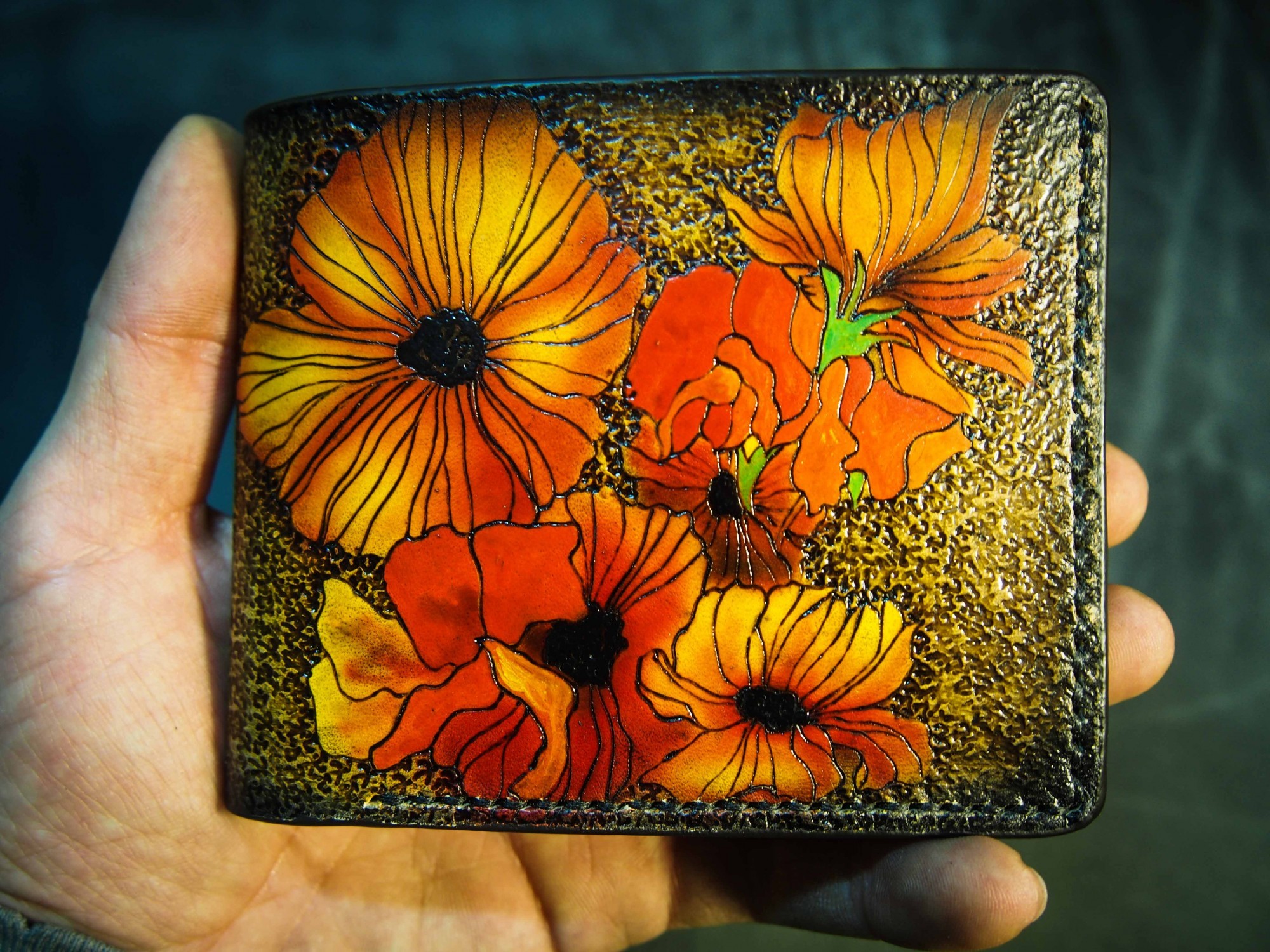 

Женский кожаный кошелек красные маки 11 x 9.5 x 2 см коричневый