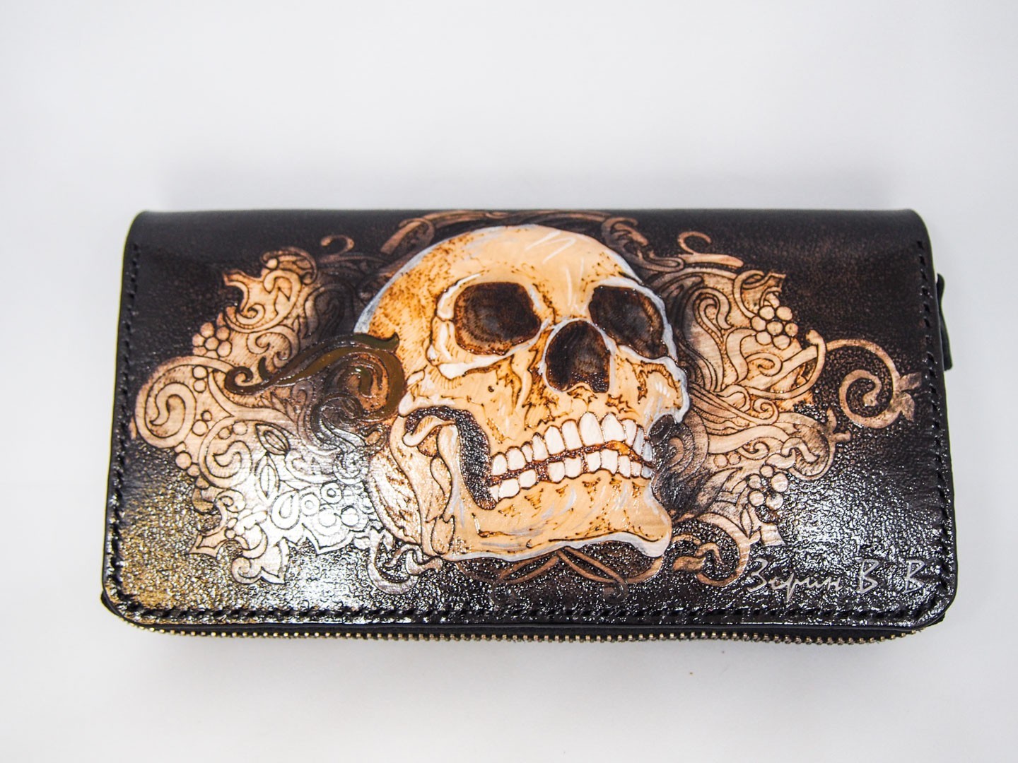 

Мужской кожаный кошелек Smyrnov Leather на двойной молнии с черепом 20 x 11 x 4 см черный