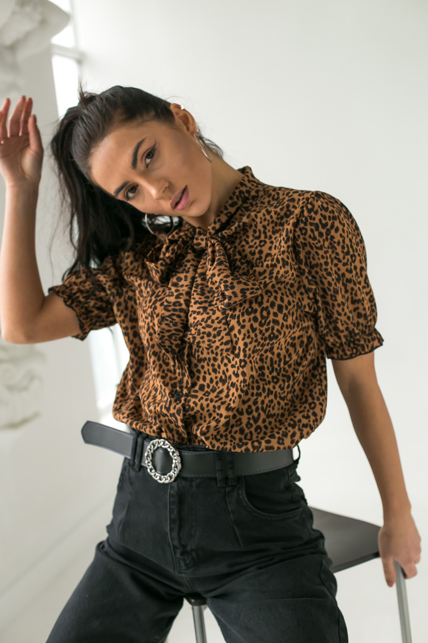 

Леопардовая женская блузка с завязками LUREX - коричневый цвет, S (2101)