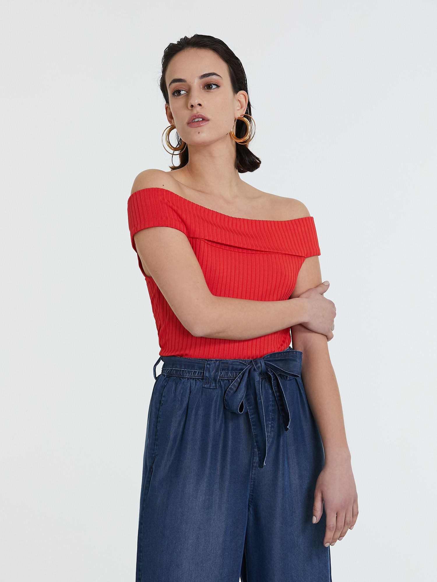 

Топ Piazza Italia 39950-47098 S Coral
