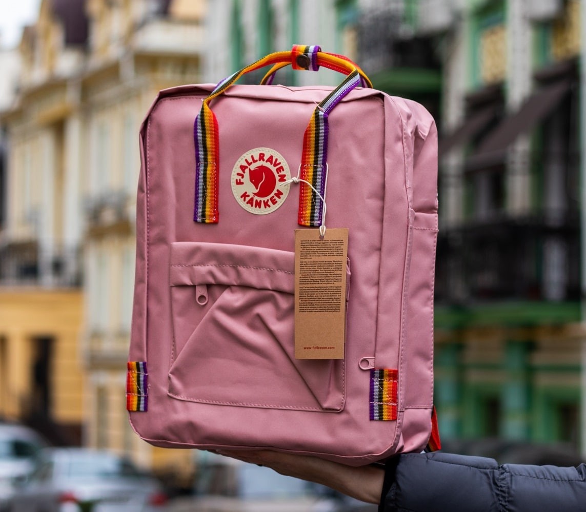 

Молодежный рюкзак Fjallraven Kanken Rainbow Pink F23510.23 розовый