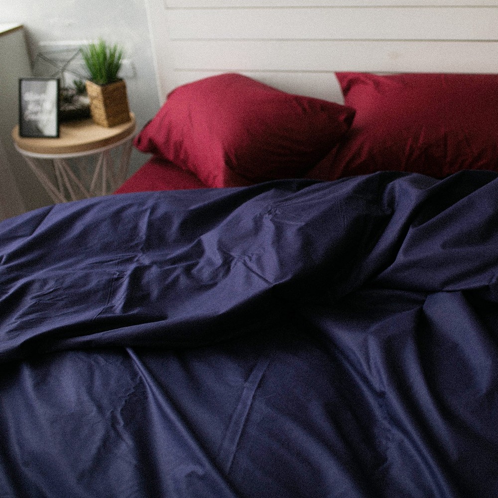 

Комплект постельного белья Хлопковые традиции 1.5-спальный тёмно-синий/бардо PF011