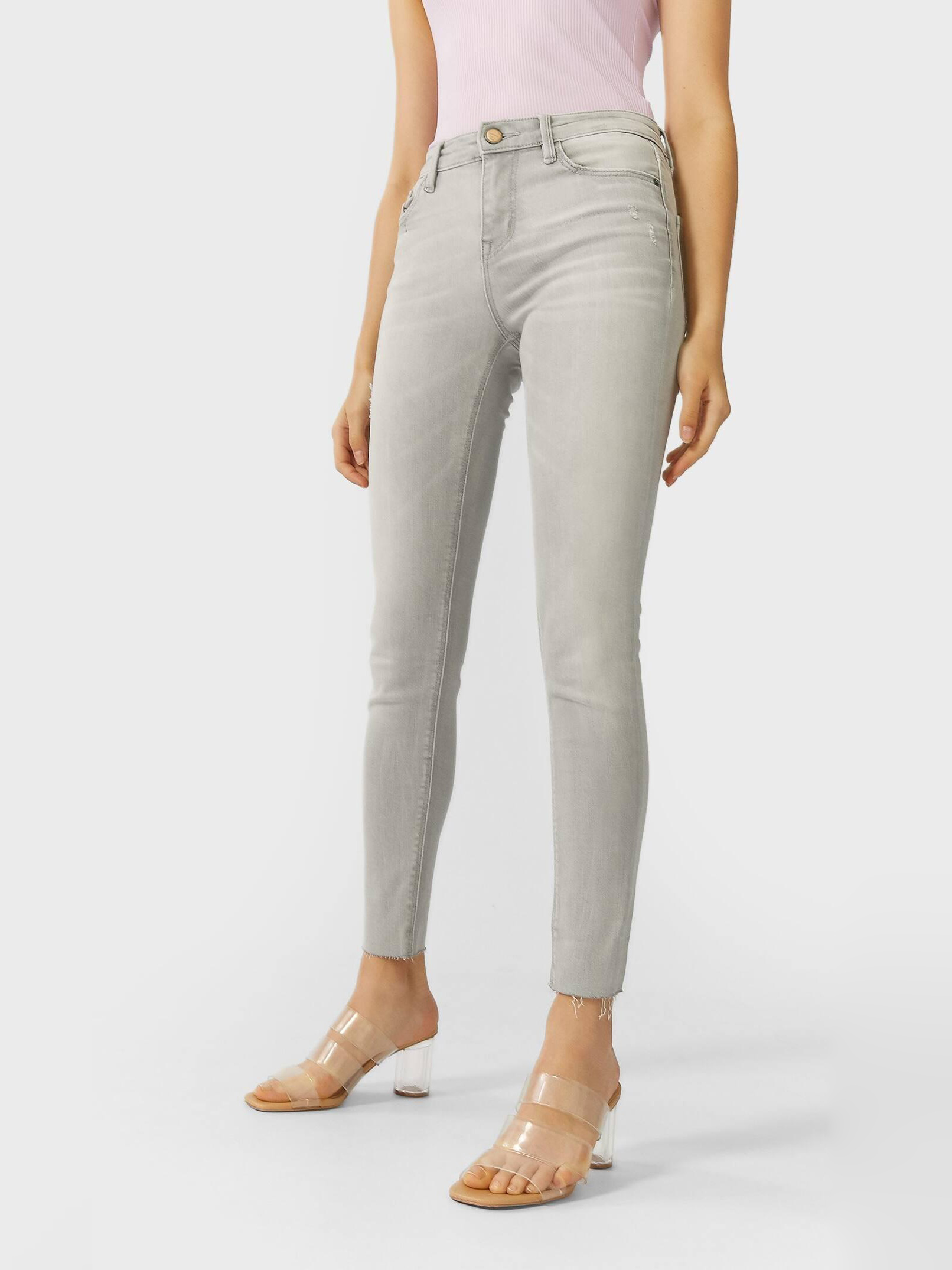 

Джинсы Stradivarius 1420/400/705-ACWW 34 Светло-серые