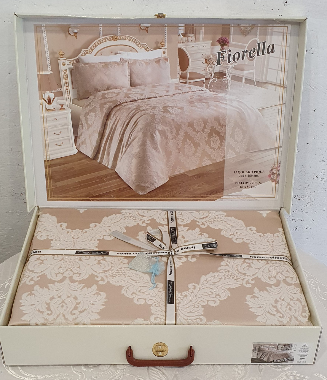 

Покрывало My Bed Жакард 240x260 с наволочками Fiorella Capuccino