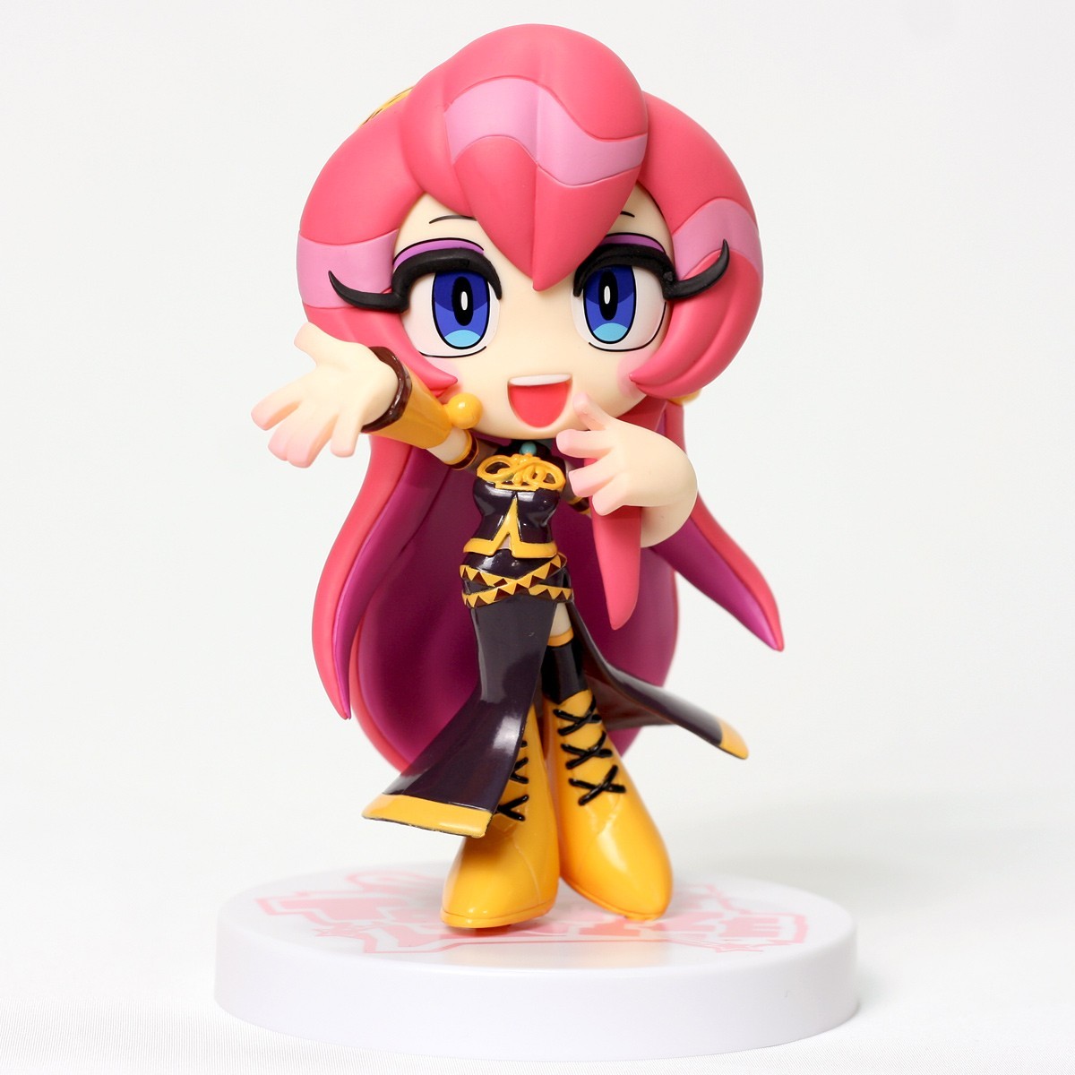 

Коллекционная аниме-фигурка Furyu - Мега-чибик Luka Megurine, 12 см