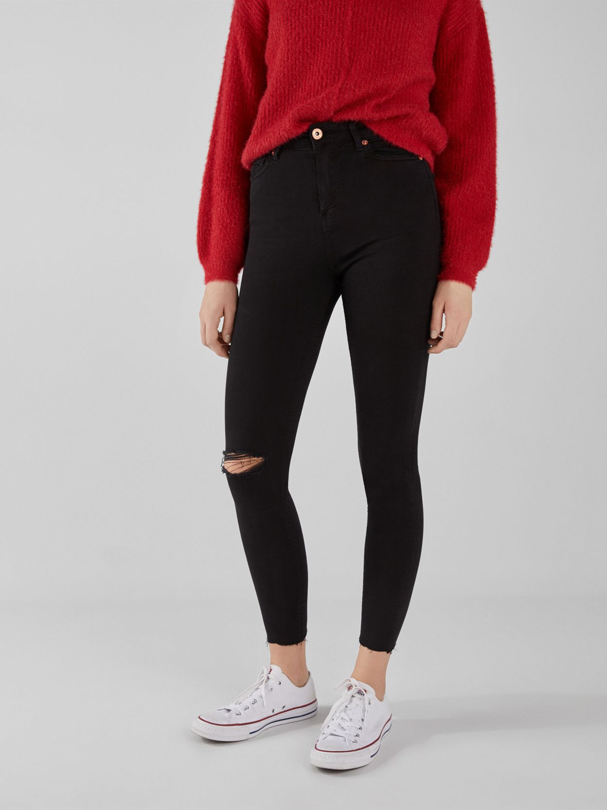 

Джинсы Bershka 05056388800 32 Черные