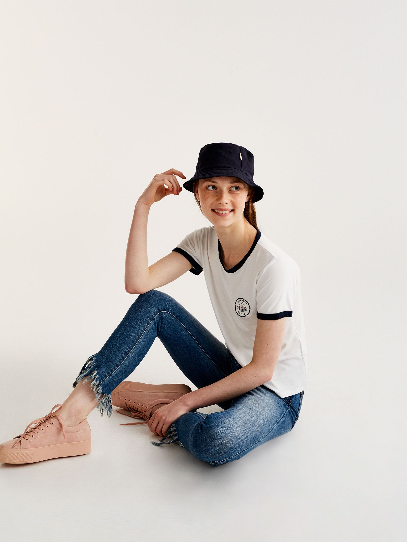 

Футболка Pull & Bear 09235382805  Белая, Футболка Pull & Bear 09235382805 S Белая