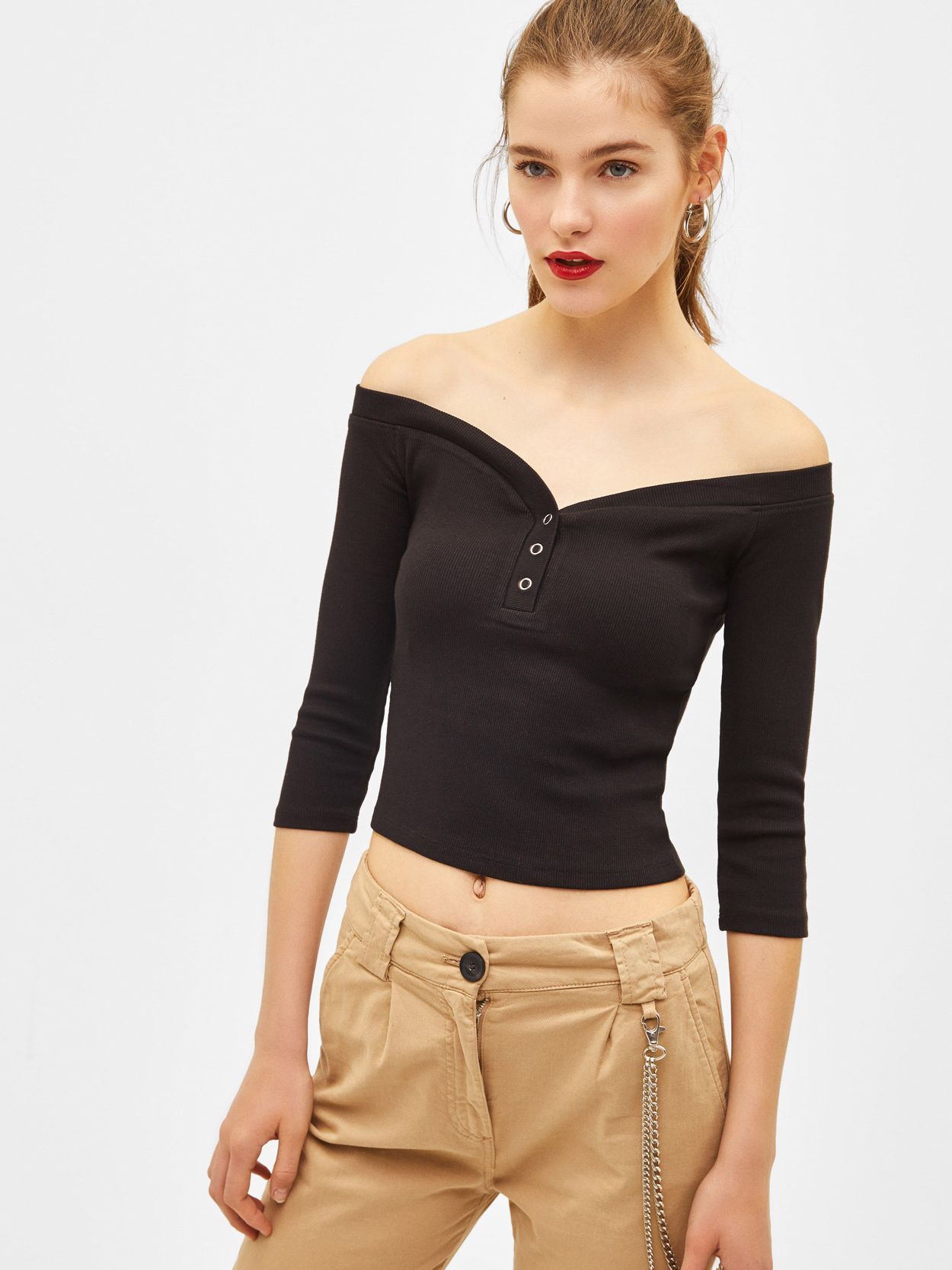 

Пуловер Bershka 02429231800 XS Черный